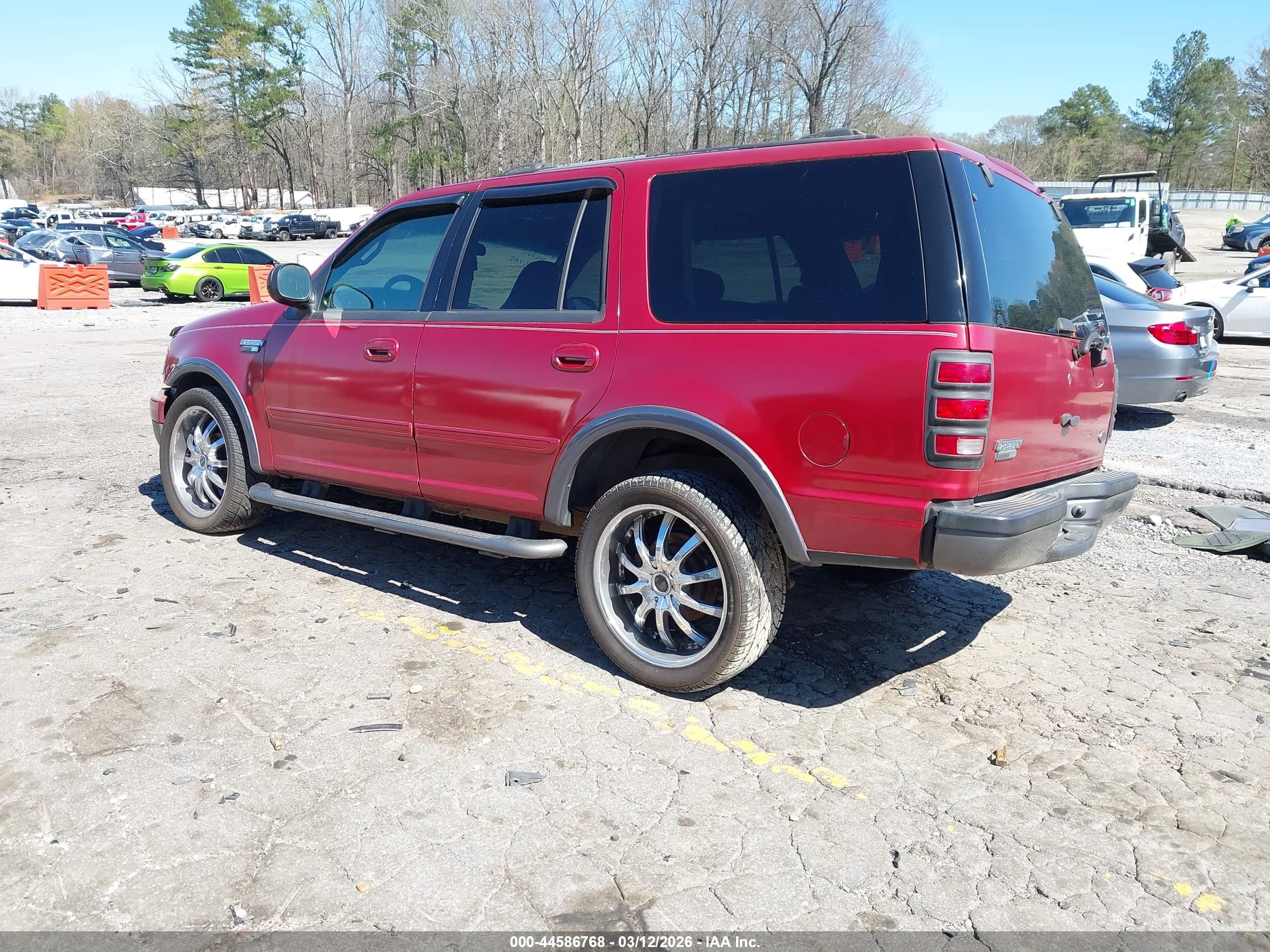 2000 Ford Expedition Xlt Red vin: 1FMRU1564YLA63705