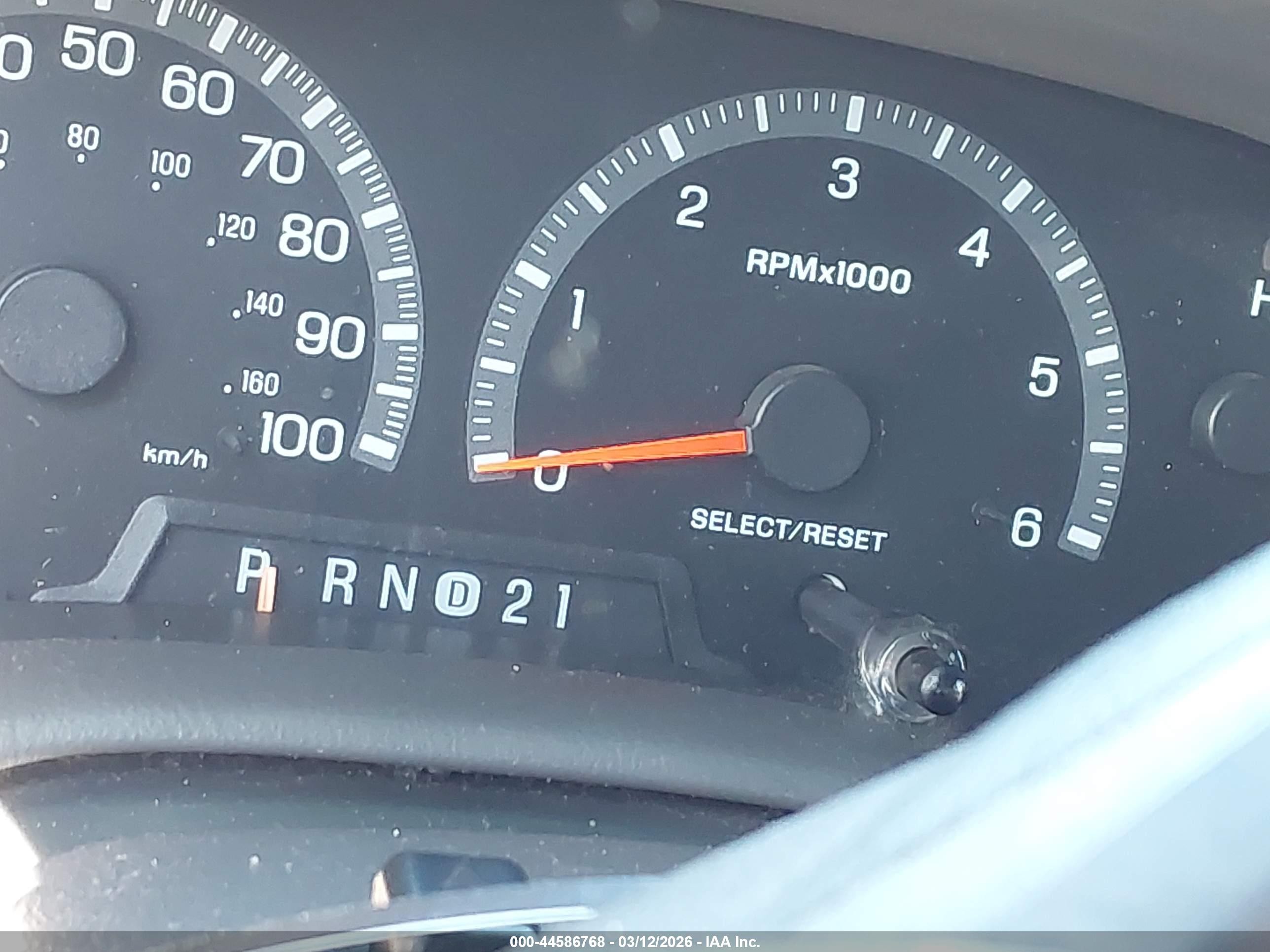 2000 Ford Expedition Xlt Red vin: 1FMRU1564YLA63705
