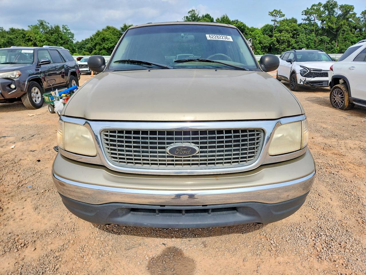 2000 Ford Expedition Xlt Gold vin: 1FMRU1564YLB80944