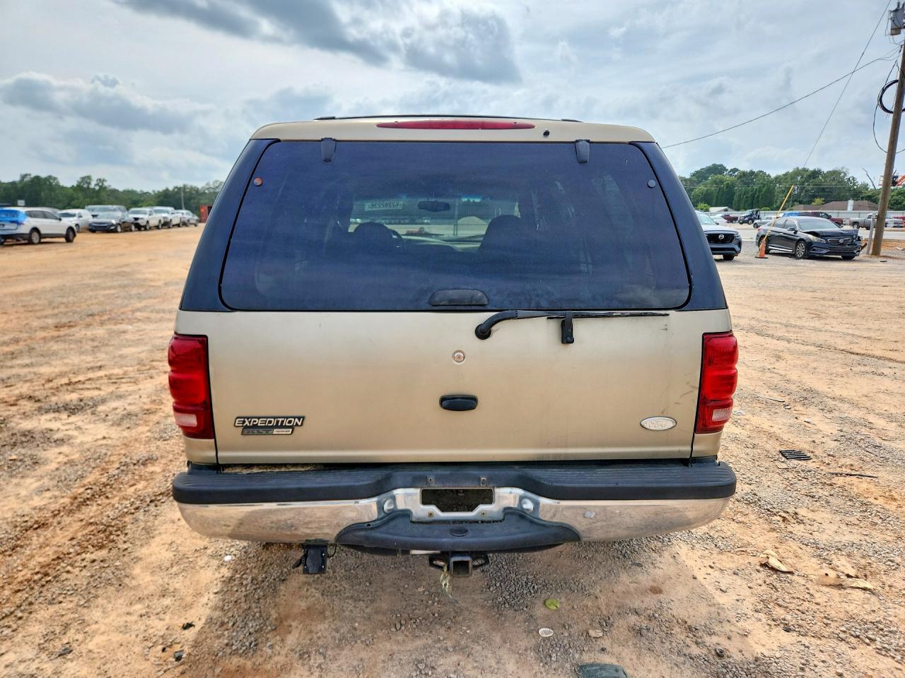 2000 Ford Expedition Xlt Gold vin: 1FMRU1564YLB80944