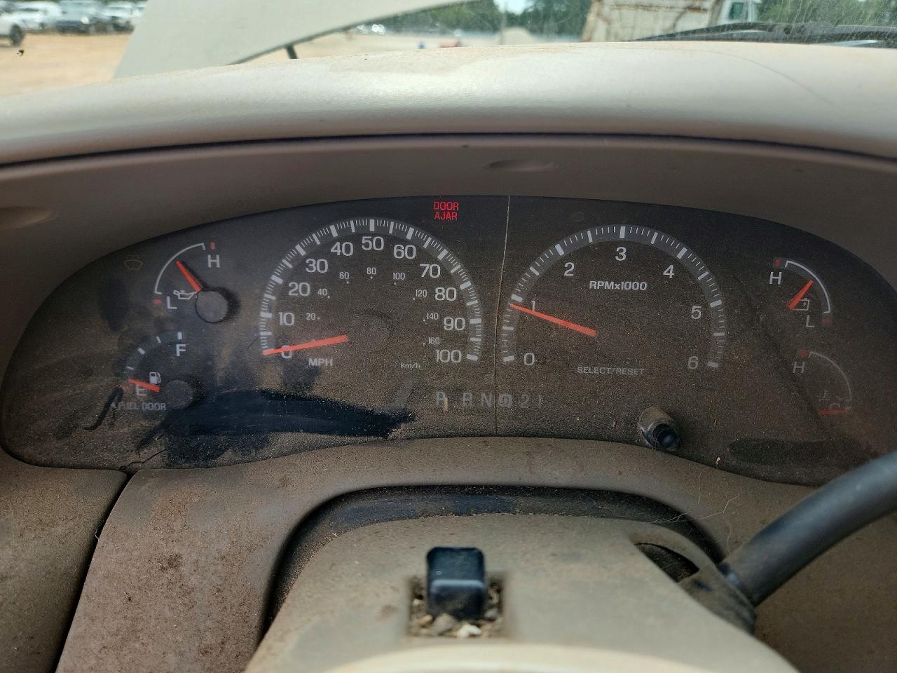 2000 Ford Expedition Xlt Gold vin: 1FMRU1564YLB80944