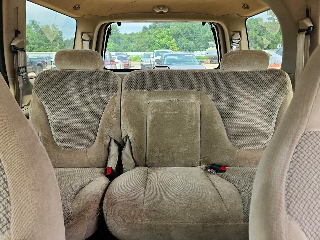 2000 Ford Expedition Xlt Gold vin: 1FMRU1564YLB80944