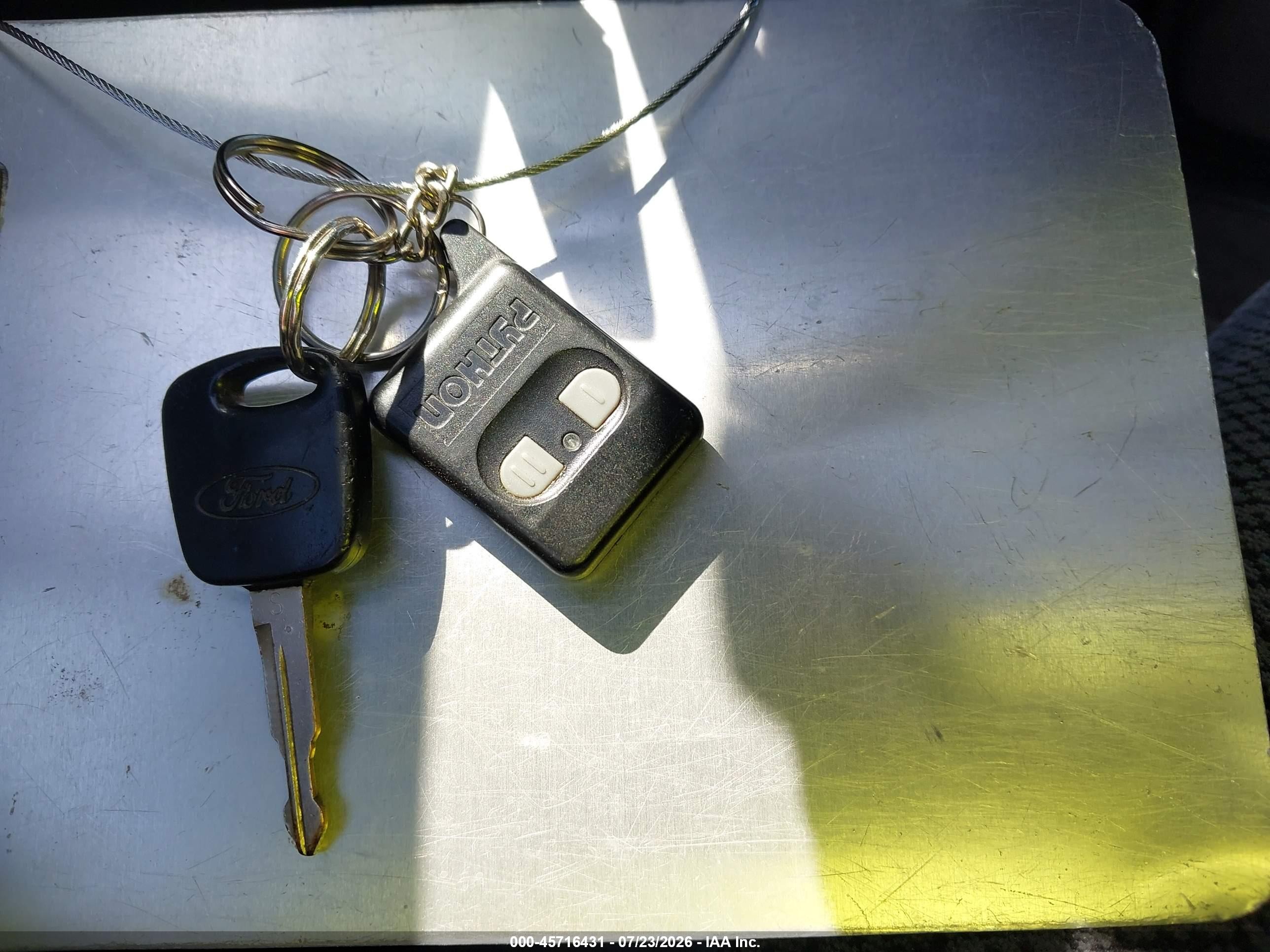 2000 Ford Expedition Xlt Silver vin: 1FMRU1564YLC23288