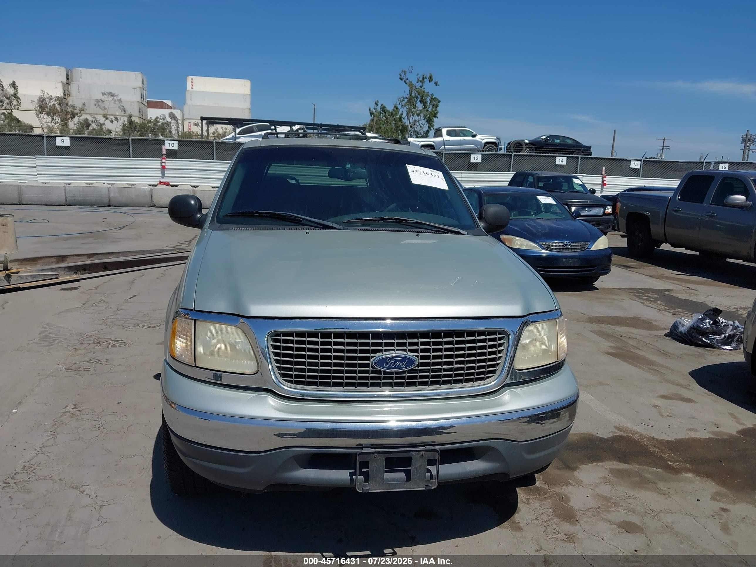 2000 Ford Expedition Xlt Silver vin: 1FMRU1564YLC23288