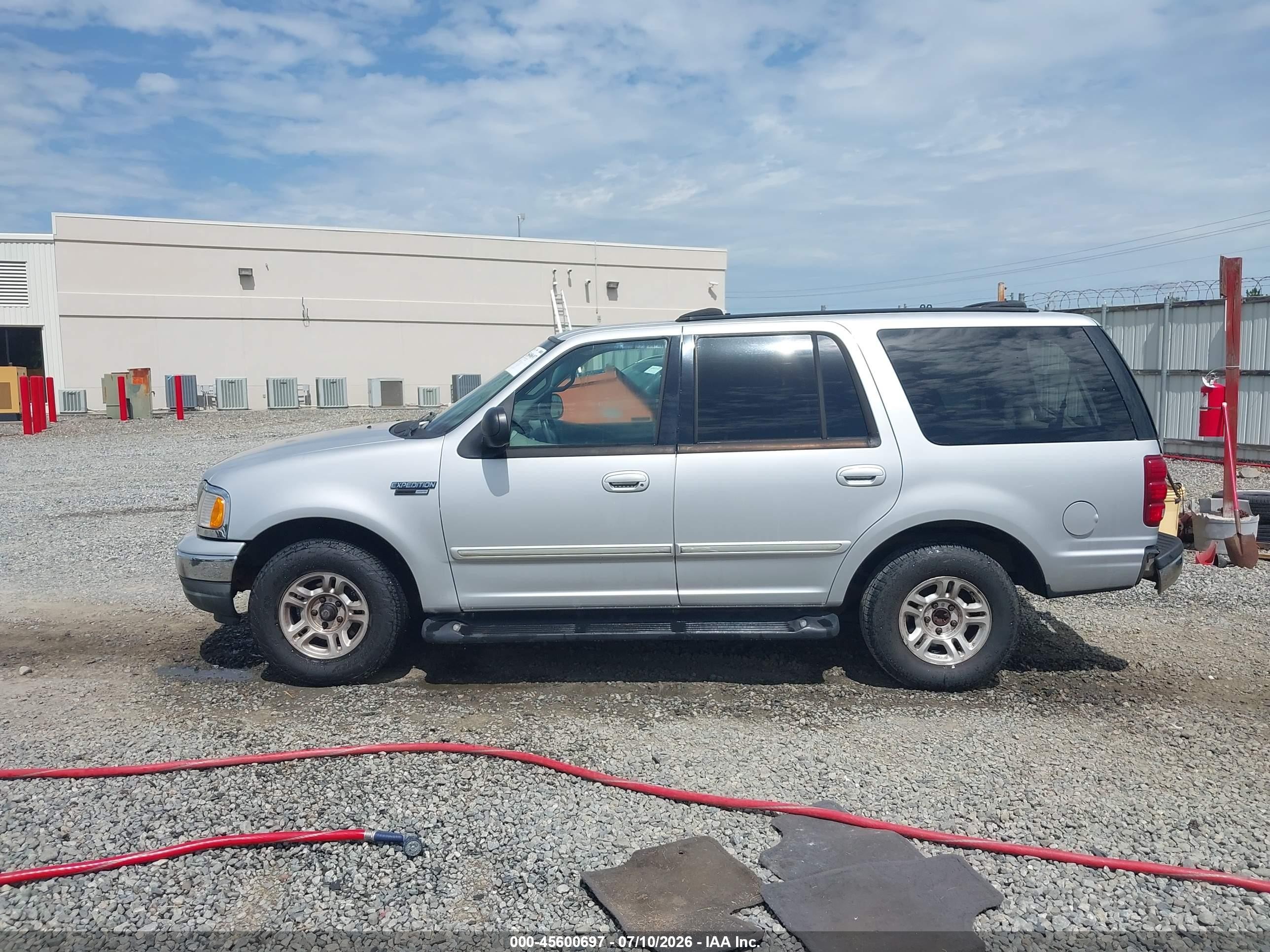 2000 Ford Expedition Xlt Серебряный vin: 1FMRU1566YLA21441