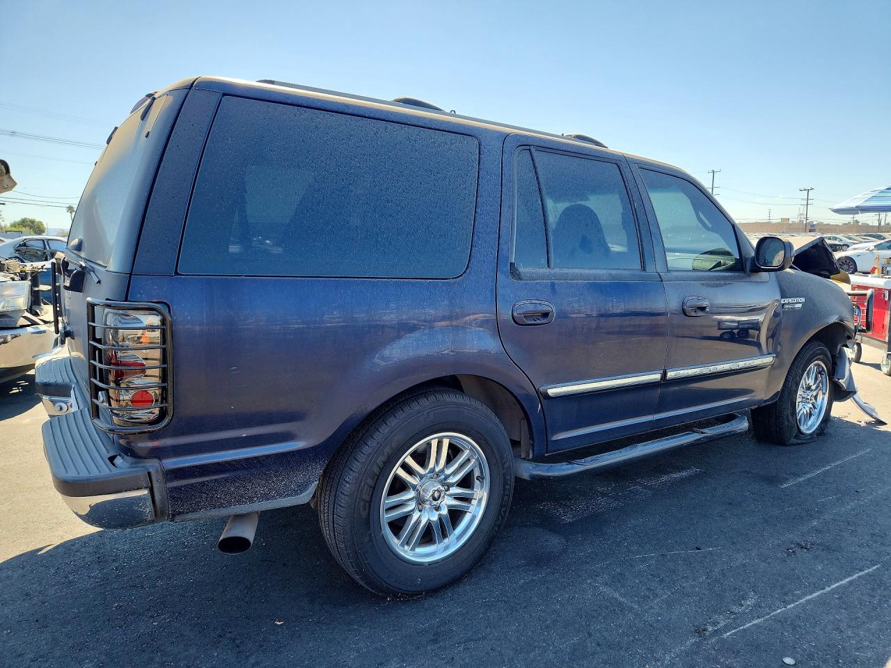 2000 Ford Expedition Xlt Black vin: 1FMRU1567YLB14873