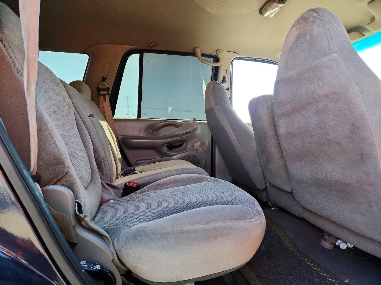 2000 Ford Expedition Xlt Black vin: 1FMRU1567YLB14873