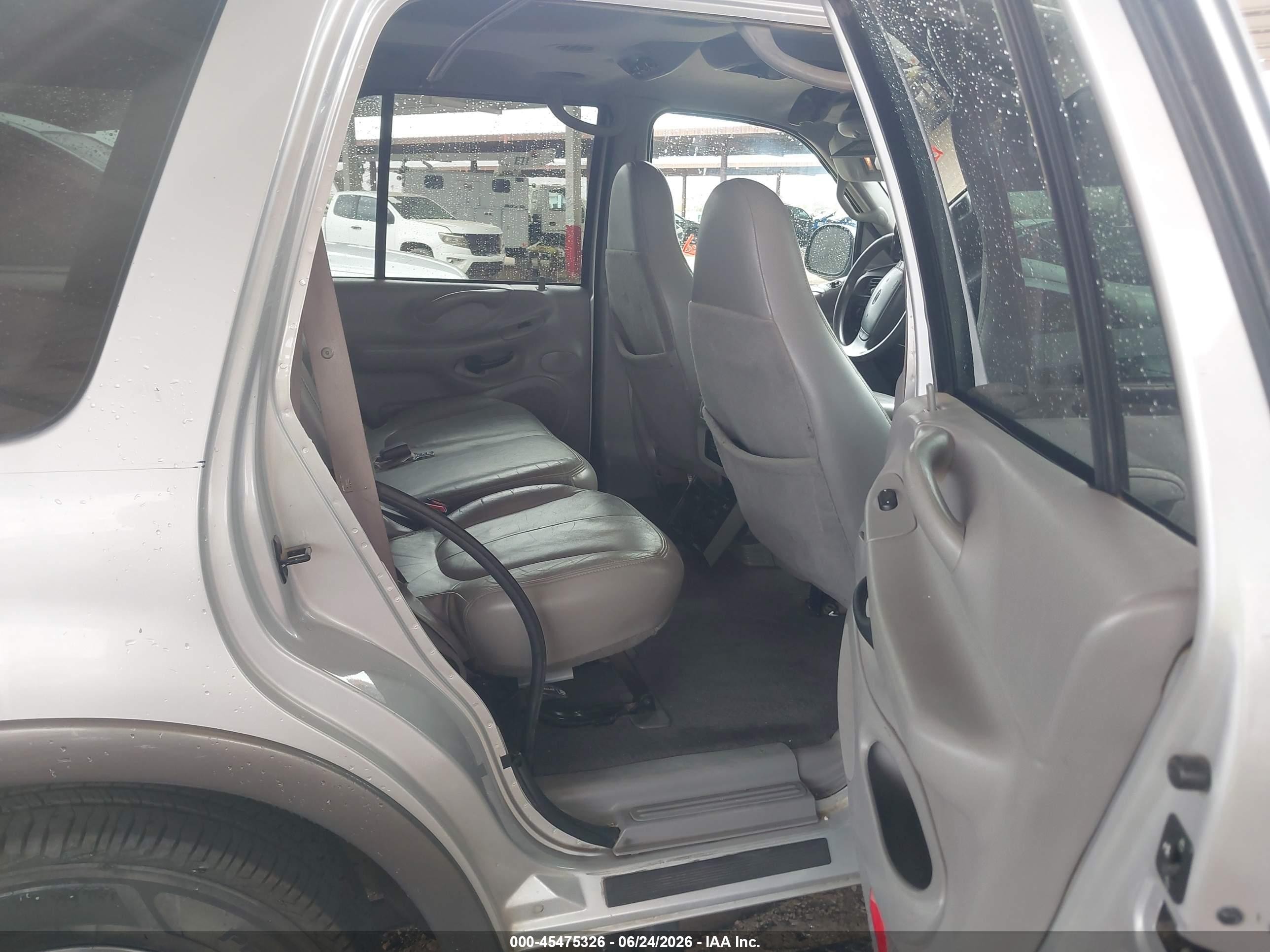 2000 Ford Expedition Xlt Gray vin: 1FMRU1567YLB77164