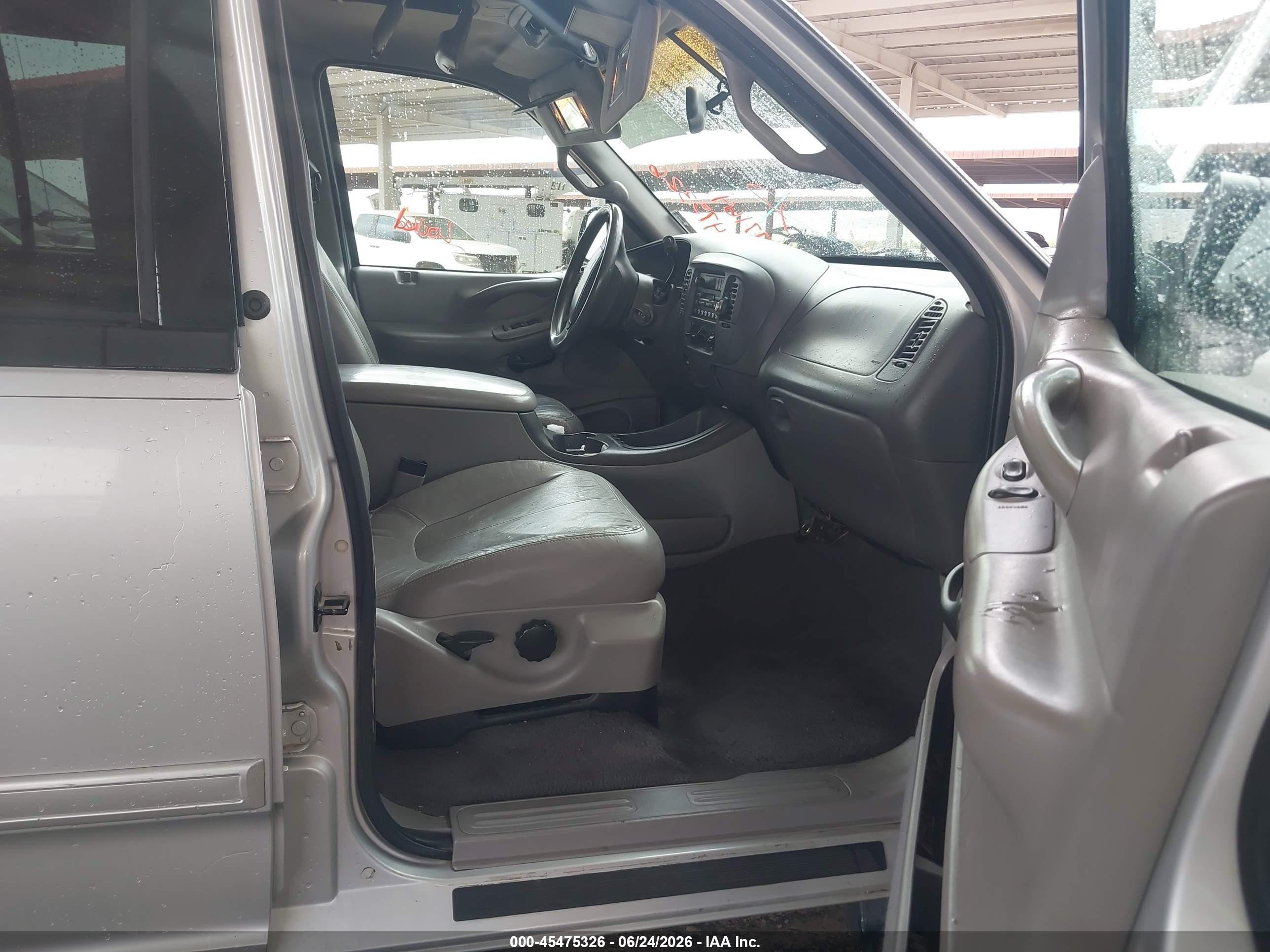 2000 Ford Expedition Xlt Gray vin: 1FMRU1567YLB77164