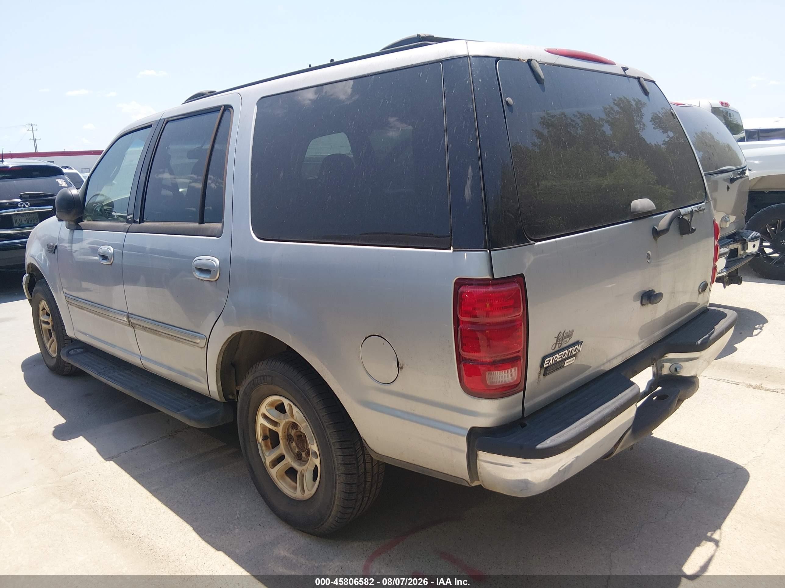 2000 Ford Expedition Xlt Silver vin: 1FMRU1567YLC21986