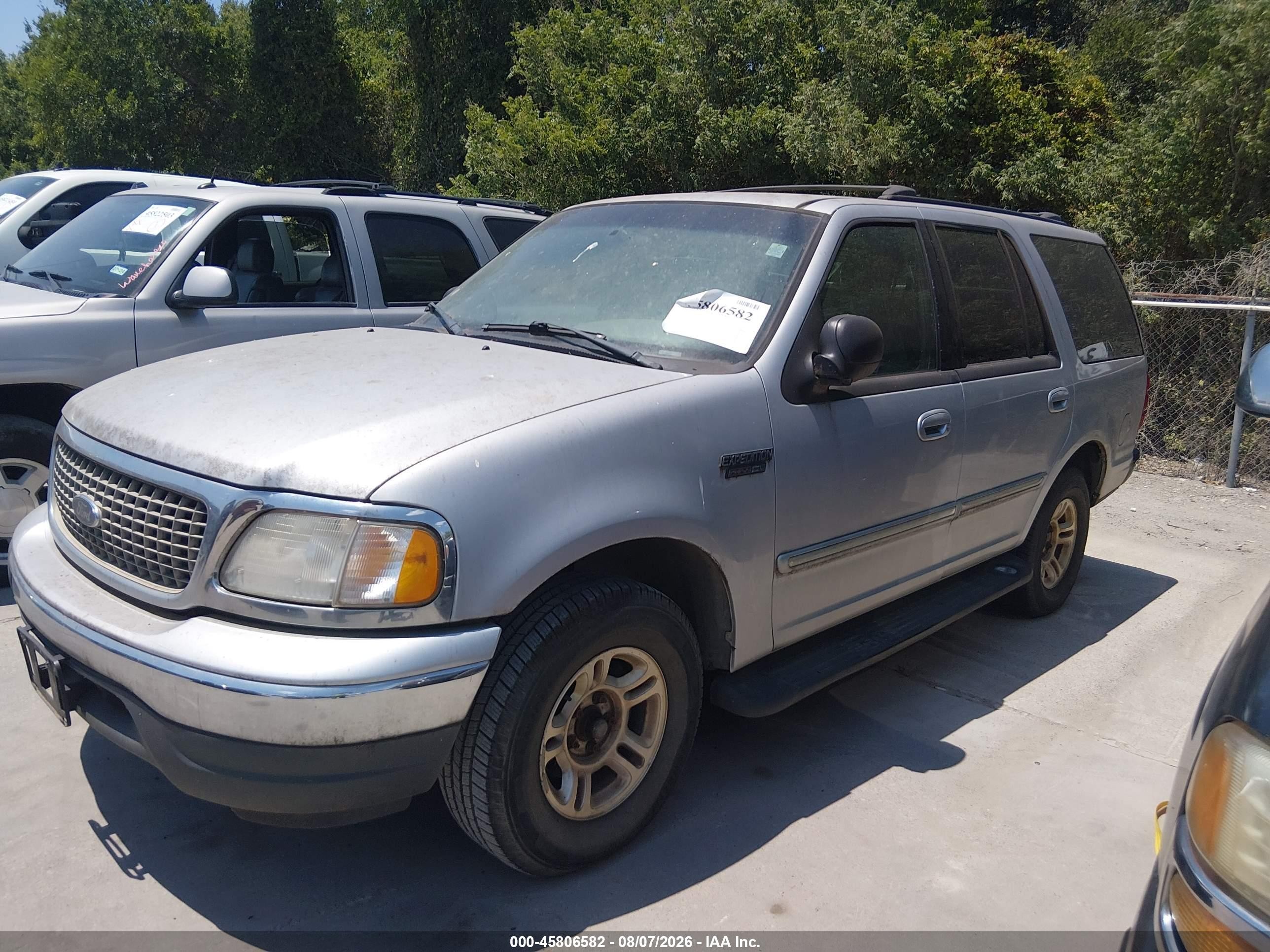 2000 Ford Expedition Xlt Silver vin: 1FMRU1567YLC21986