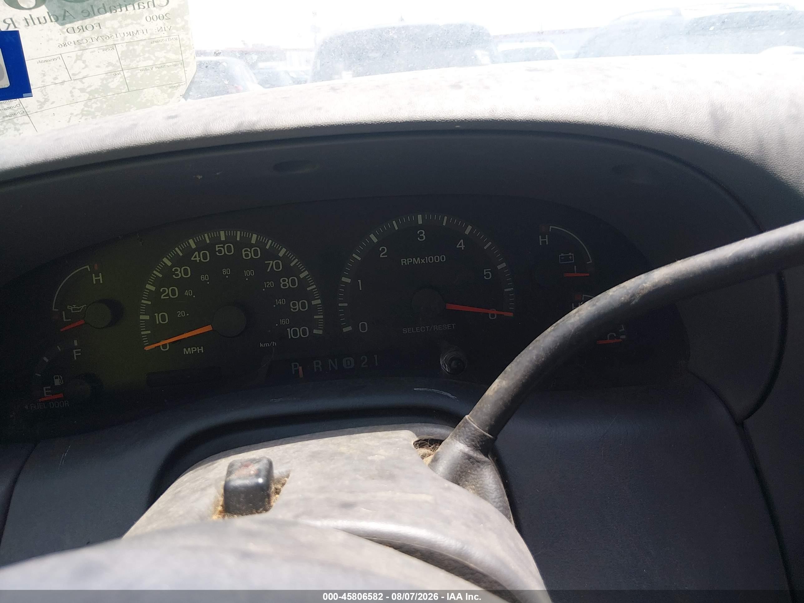 2000 Ford Expedition Xlt Silver vin: 1FMRU1567YLC21986
