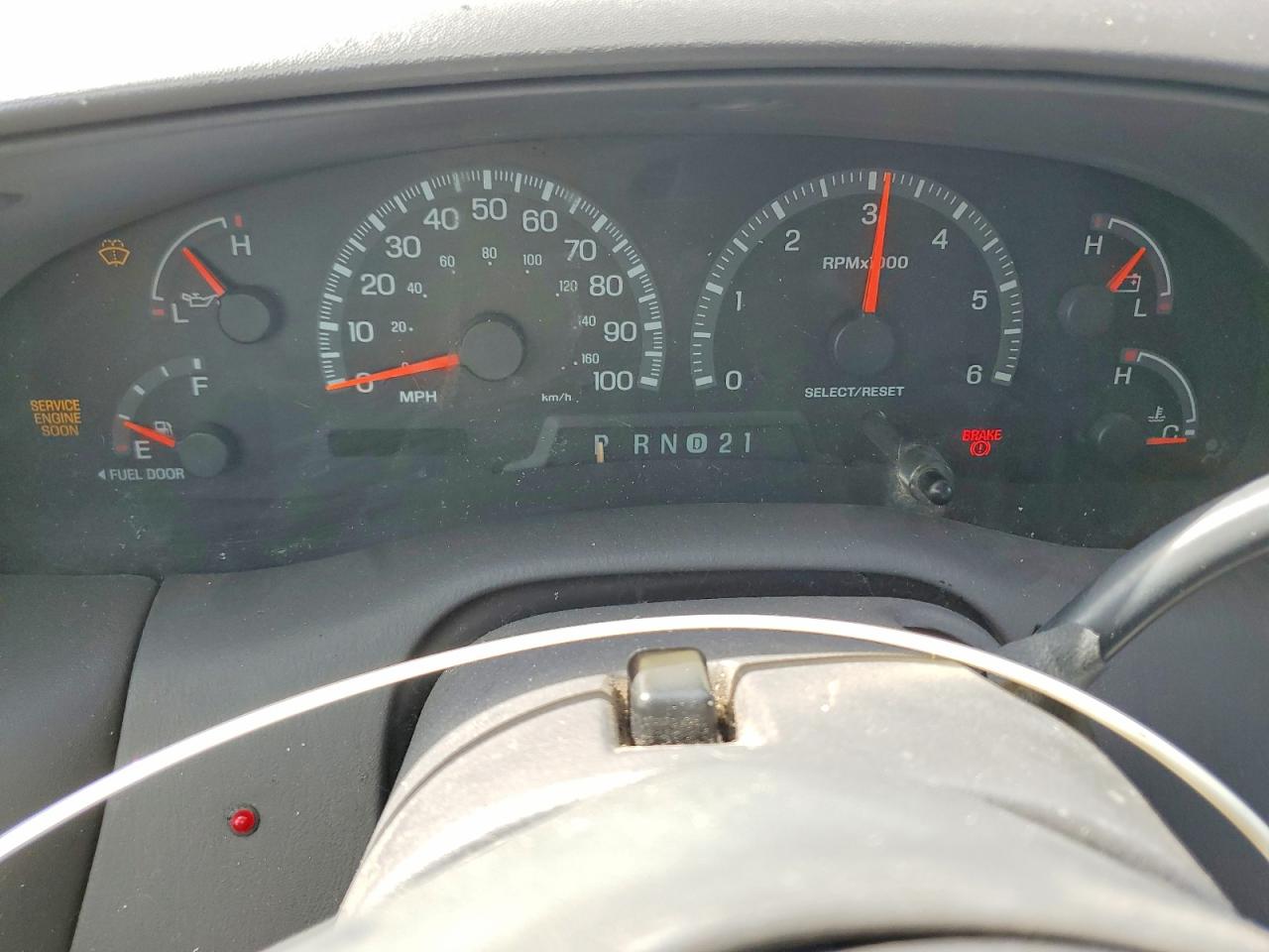 2000 Ford Expedition Xlt White vin: 1FMRU1568YLB17992