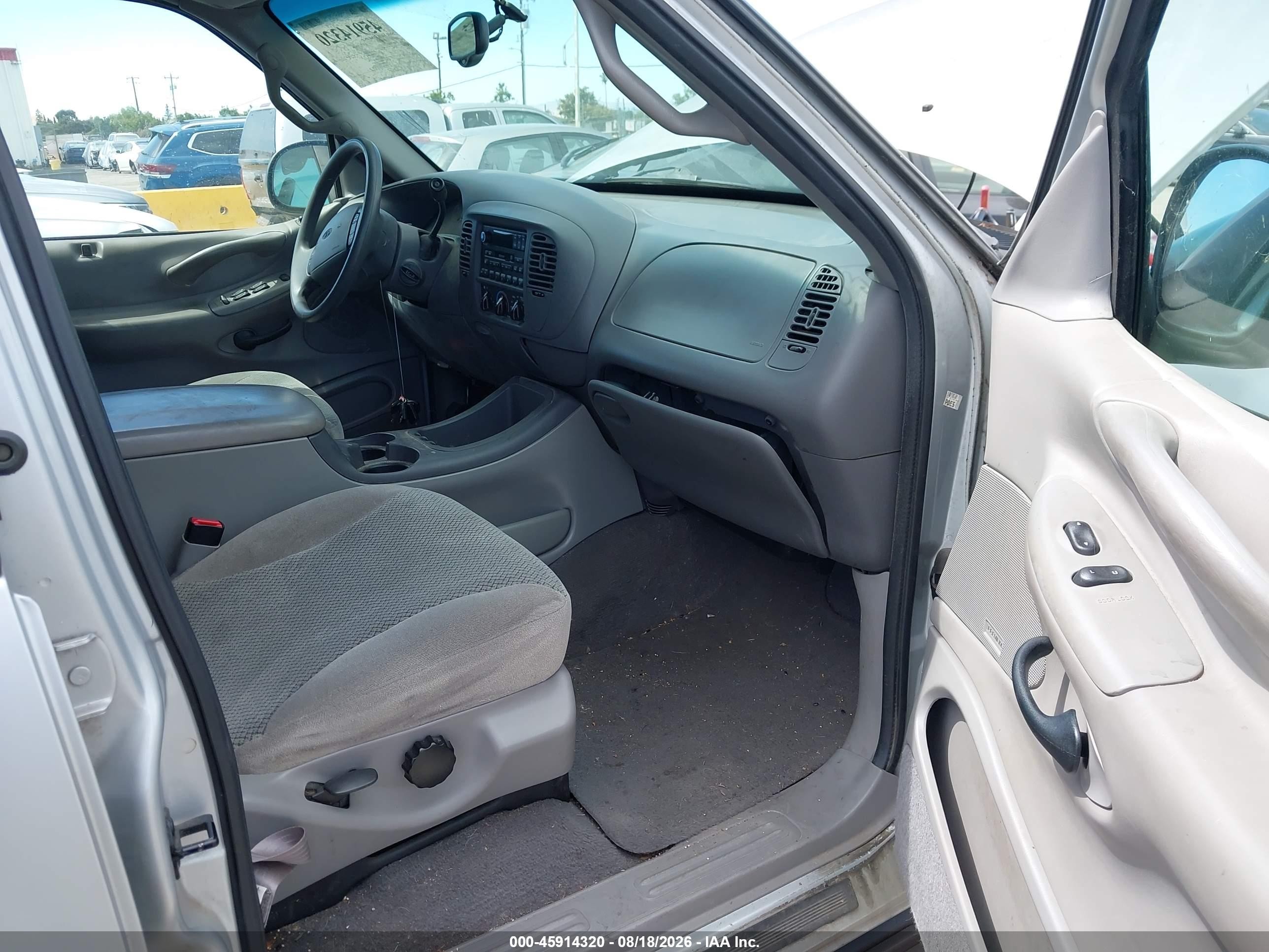 2000 Ford Expedition Xlt Gray vin: 1FMRU156XYLC32710