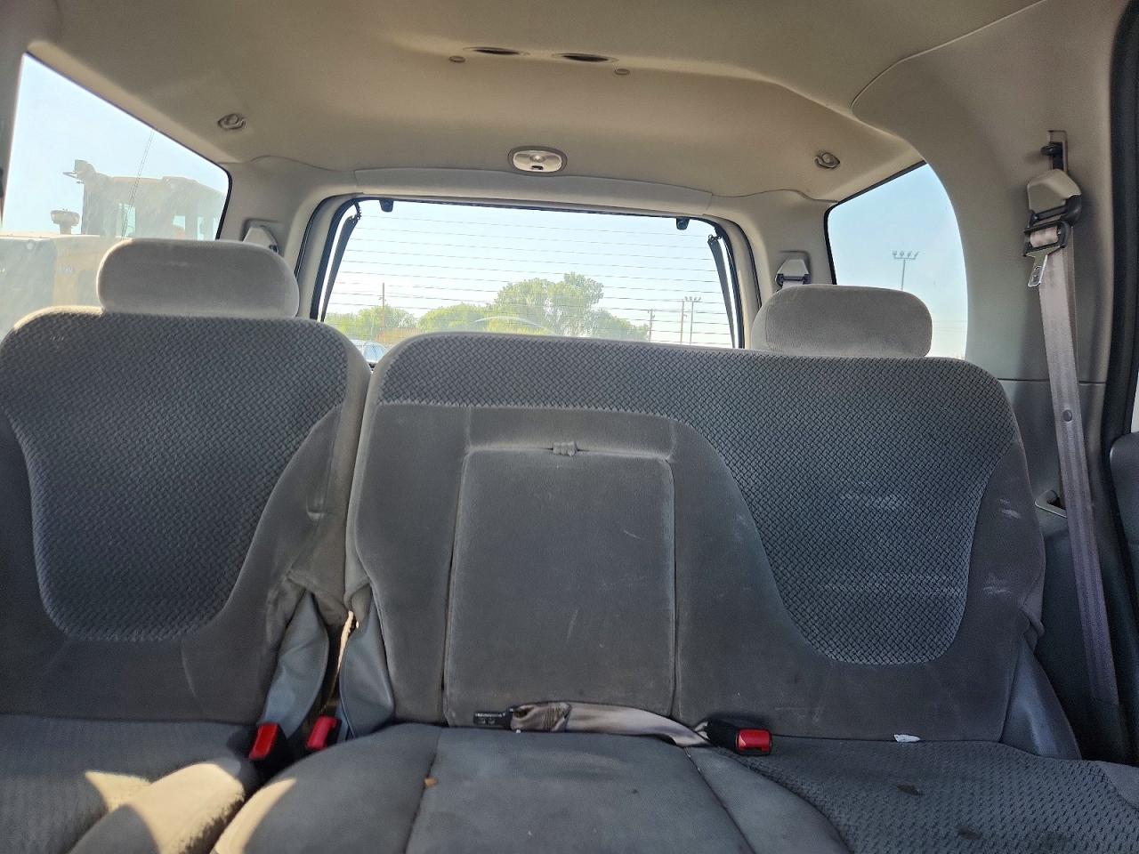 2000 Ford Expedition Xlt White vin: 1FMRU15L2YLB87199