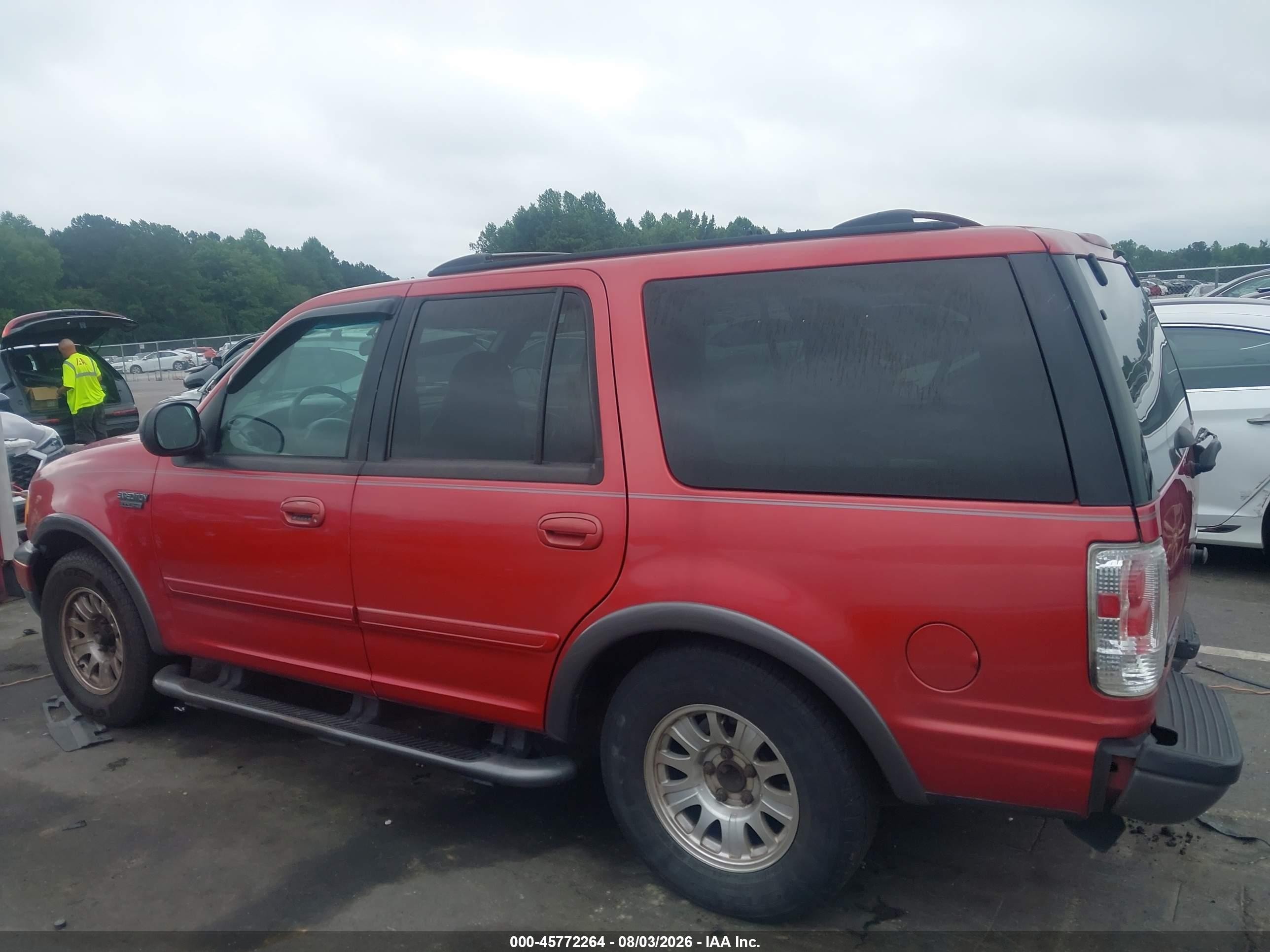 2000 Ford Expedition Xlt Red vin: 1FMRU15L2YLC15602