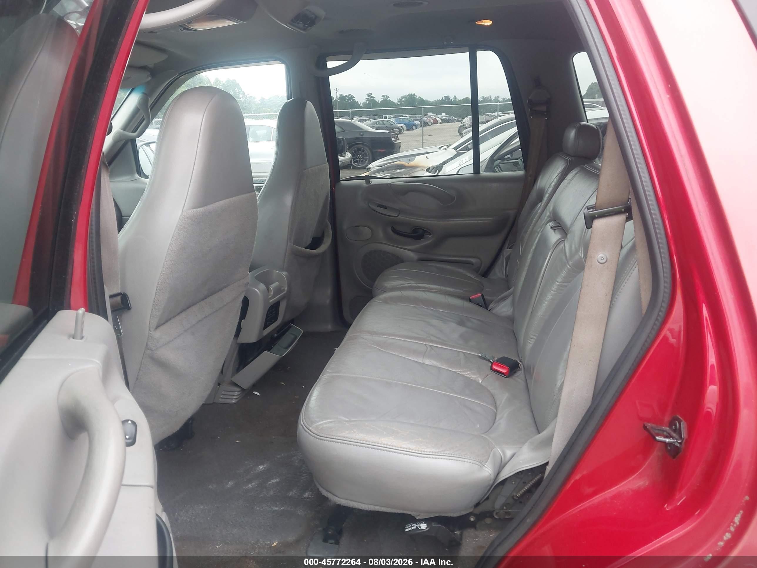 2000 Ford Expedition Xlt Red vin: 1FMRU15L2YLC15602