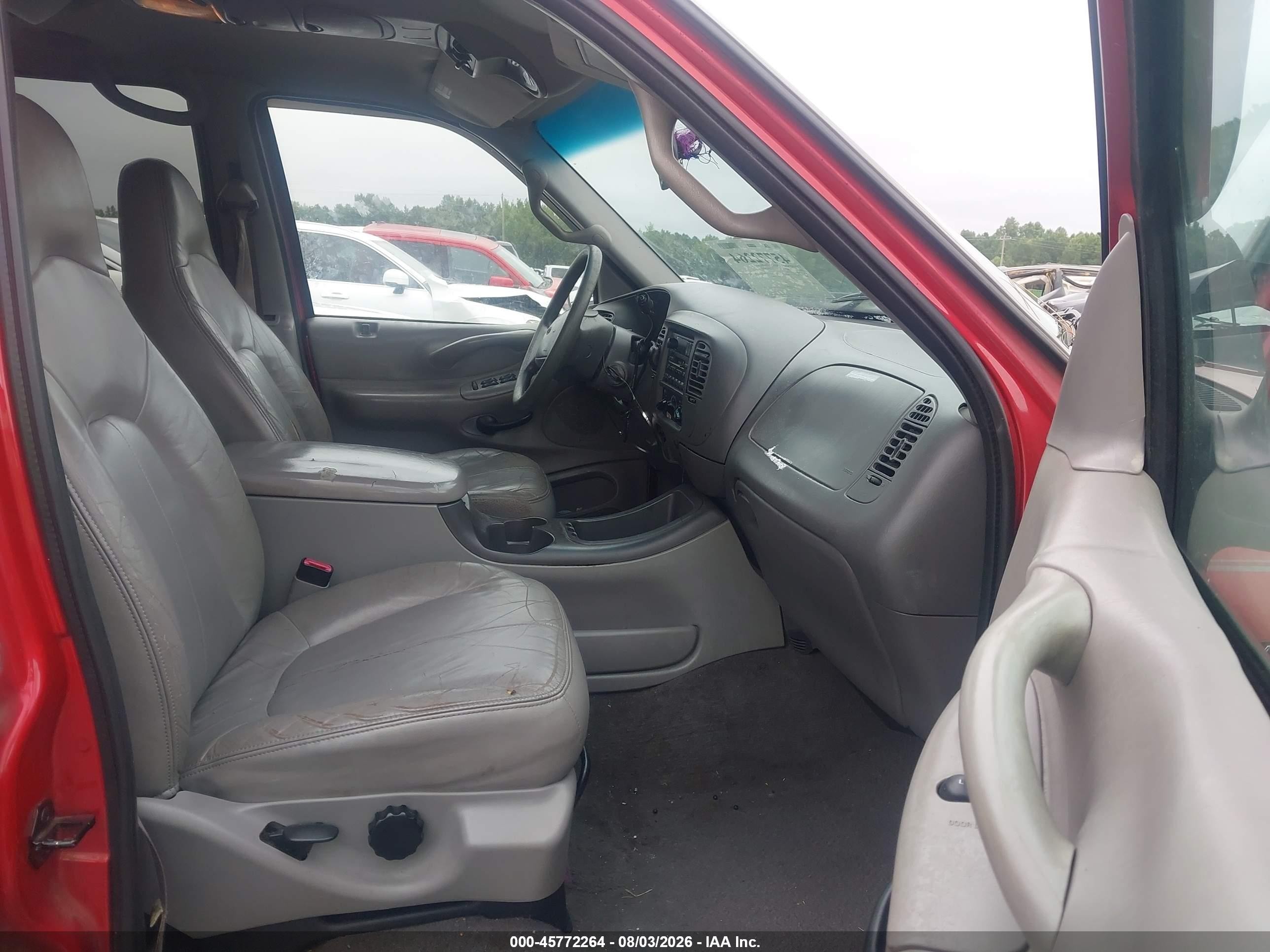 2000 Ford Expedition Xlt Red vin: 1FMRU15L2YLC15602