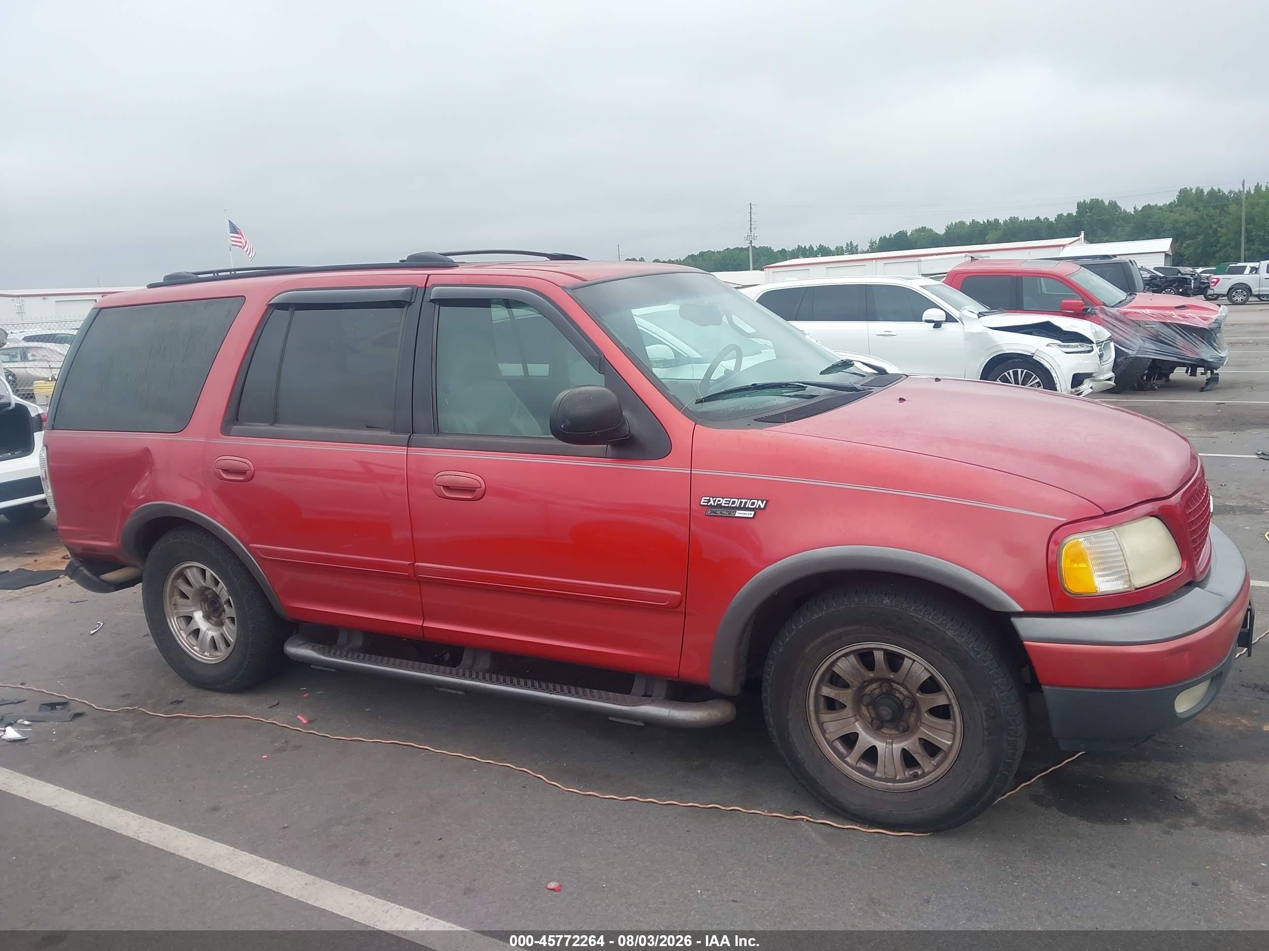 2000 Ford Expedition Xlt Red vin: 1FMRU15L2YLC15602