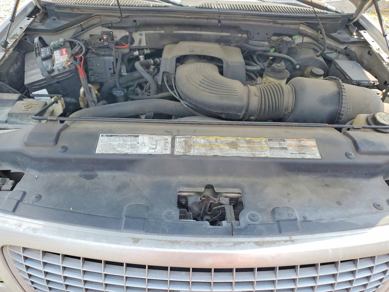 2002 Ford Expedition Xlt Silver vin: 1FMRU15L32LA49565
