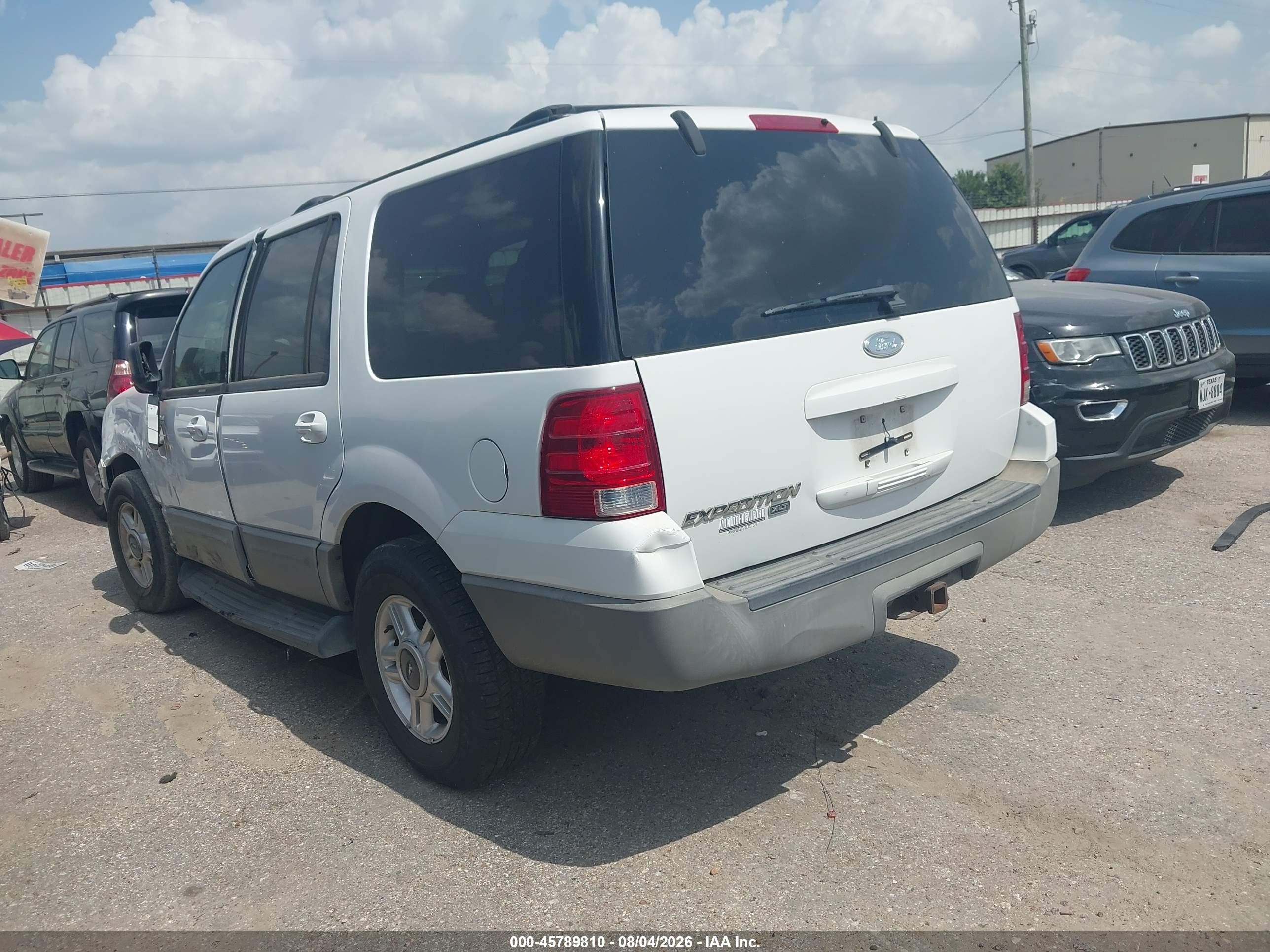 2003 Ford Expedition Xlt Белый vin: 1FMRU15L43LA40715
