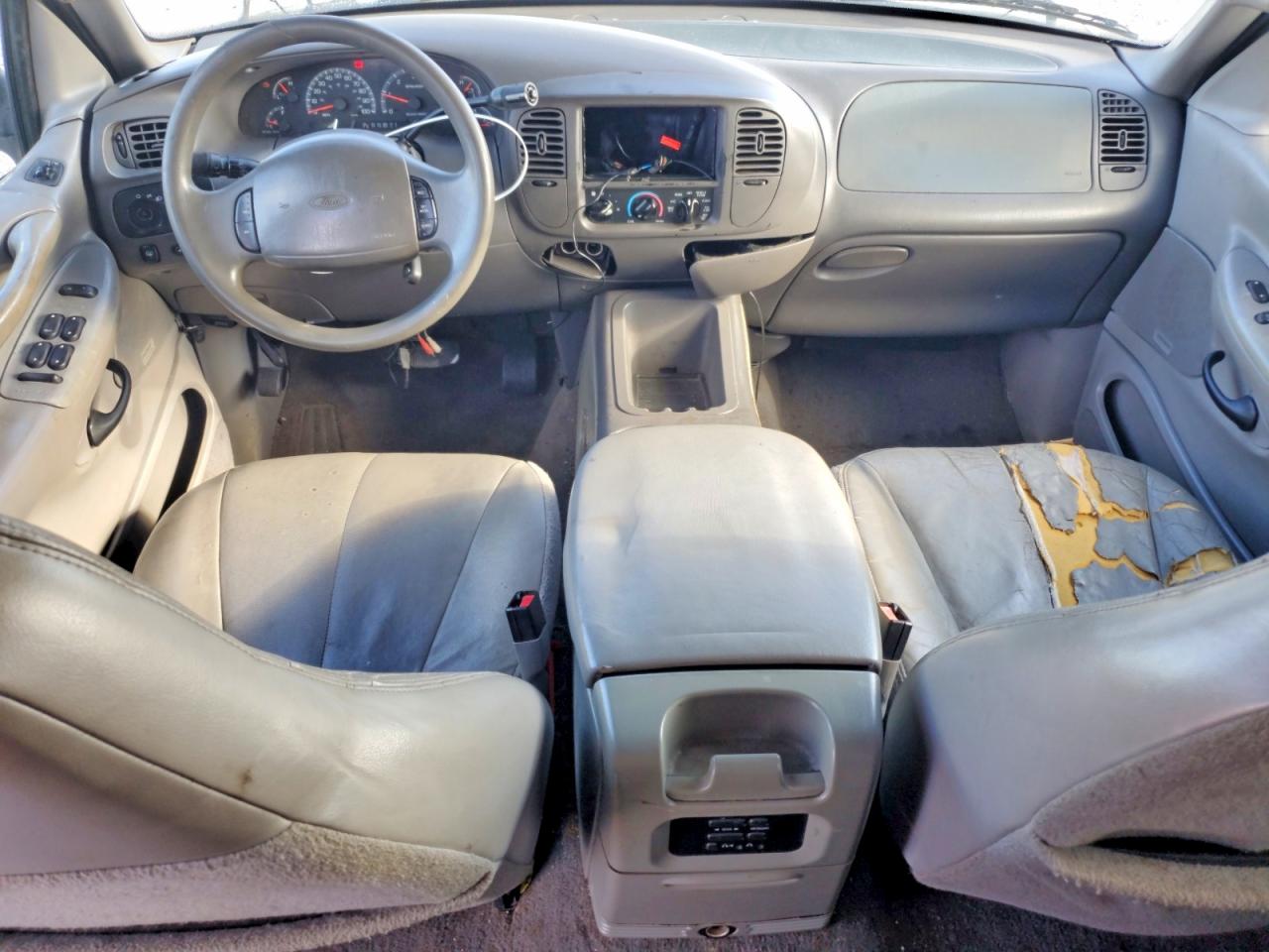 2002 Ford Expedition Xlt Silver vin: 1FMRU15L52LA33481