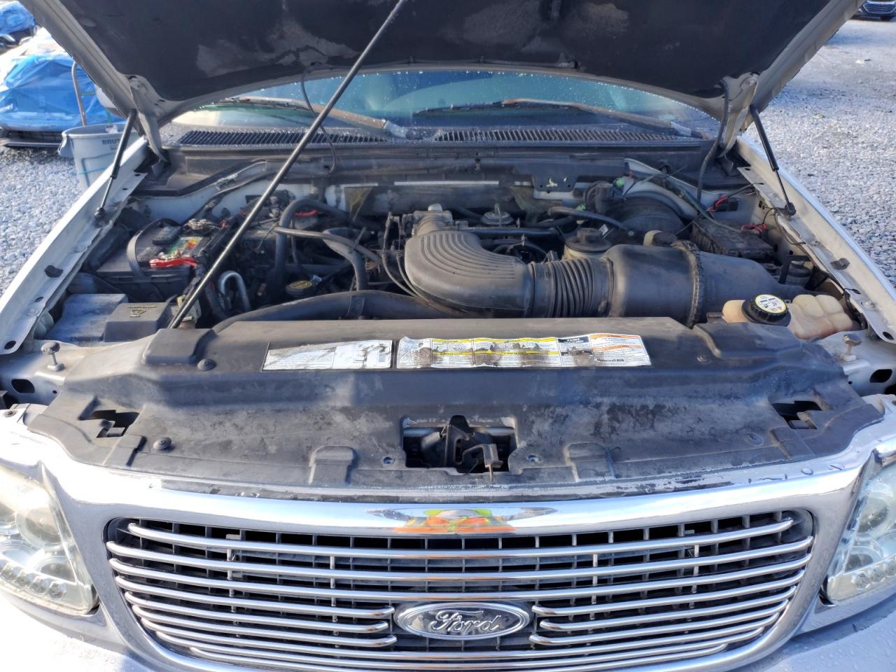 2002 Ford Expedition Xlt Silver vin: 1FMRU15L52LA33481