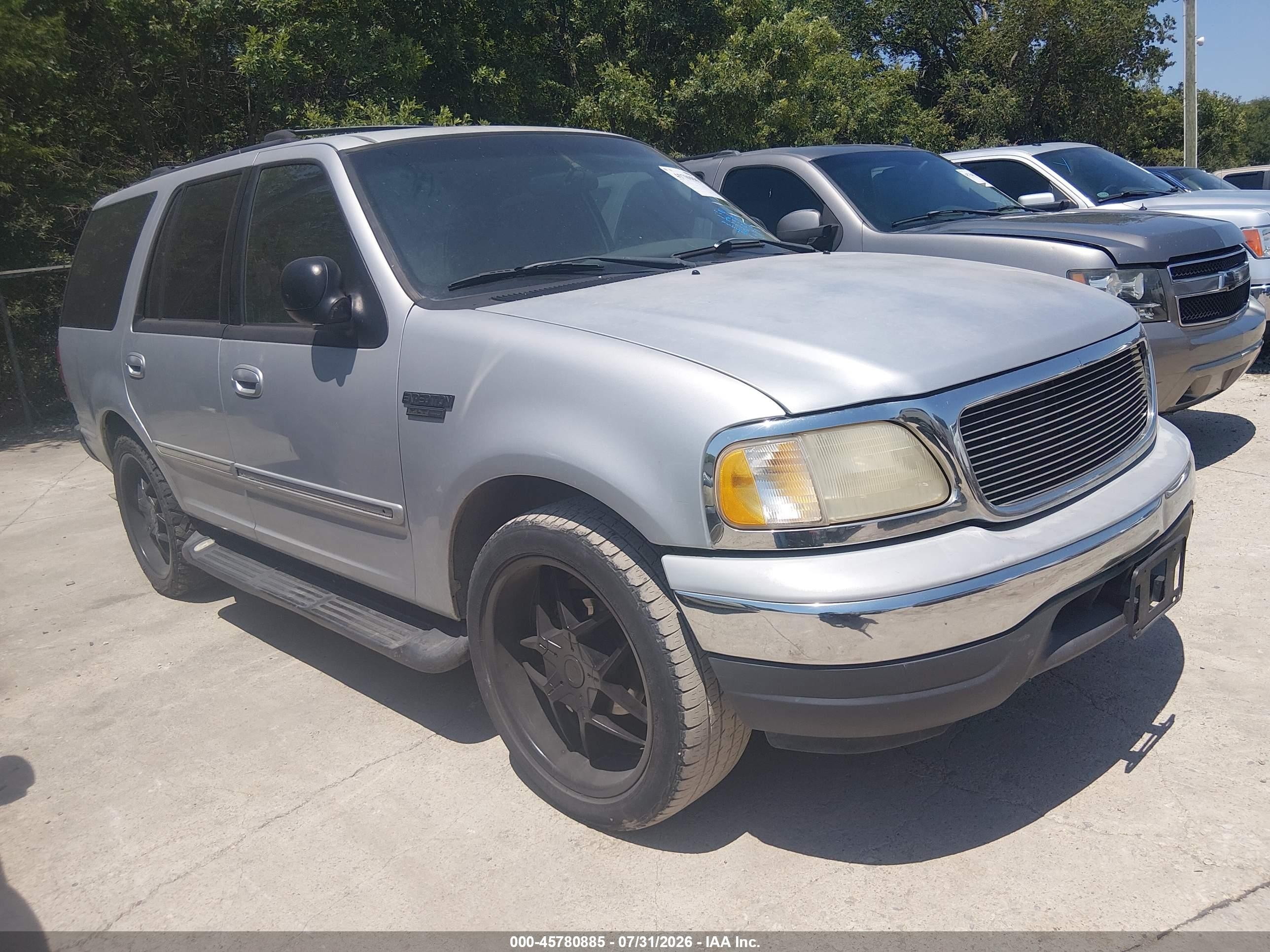 2001 Ford Expedition Xlt Beige vin: 1FMRU15L61LA26540