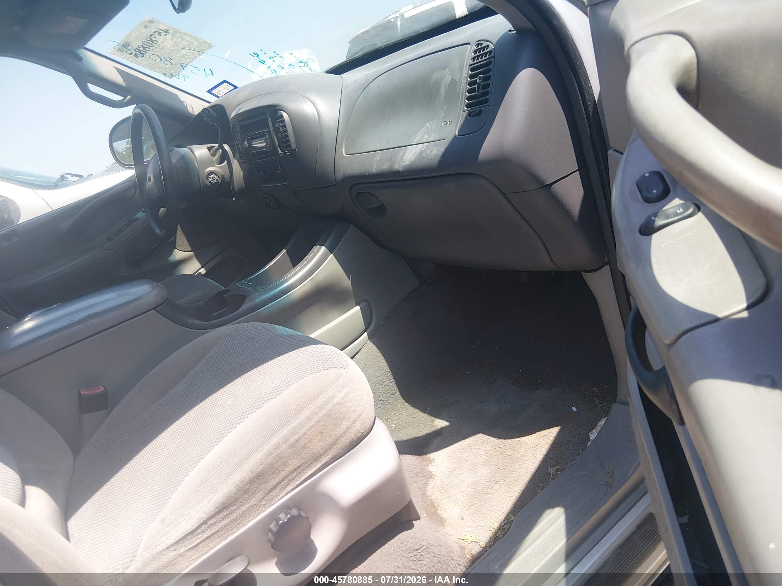 2001 Ford Expedition Xlt Beige vin: 1FMRU15L61LA26540