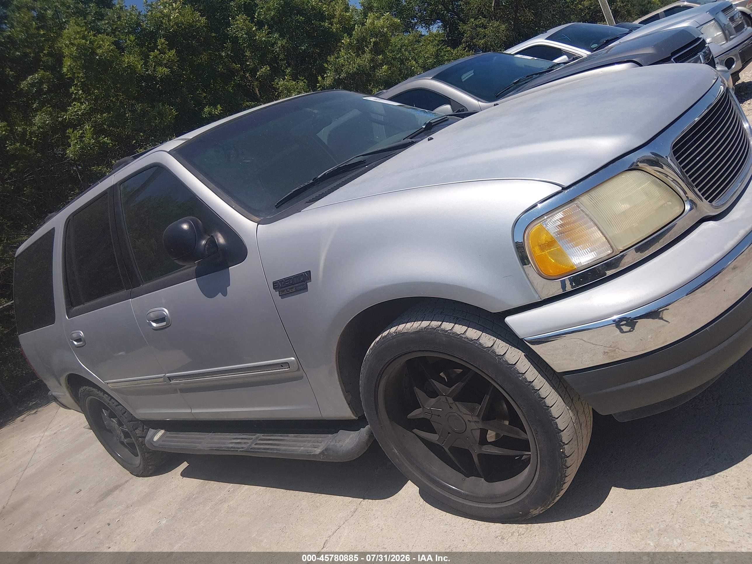 2001 Ford Expedition Xlt Beige vin: 1FMRU15L61LA26540