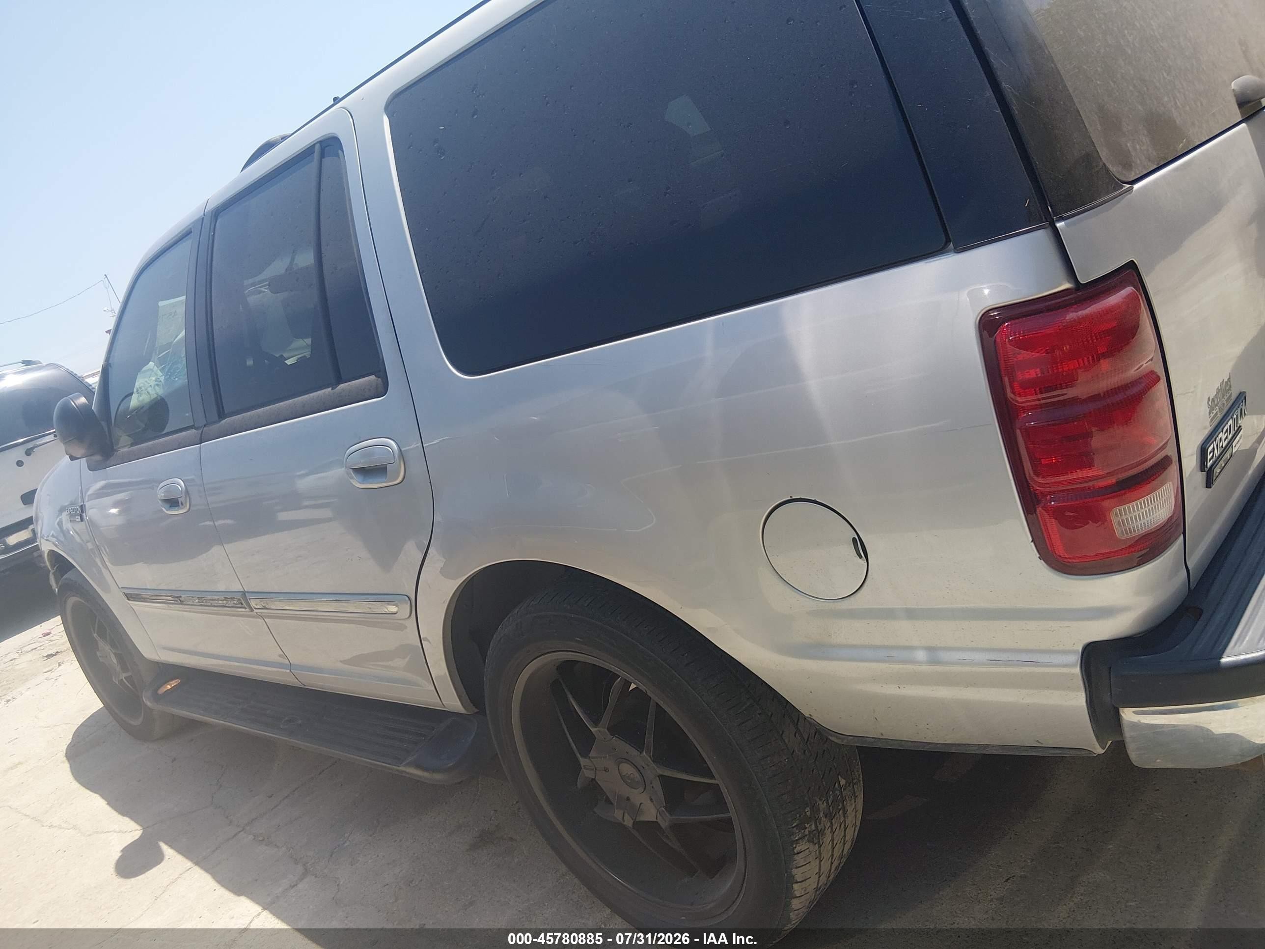 2001 Ford Expedition Xlt Beige vin: 1FMRU15L61LA26540
