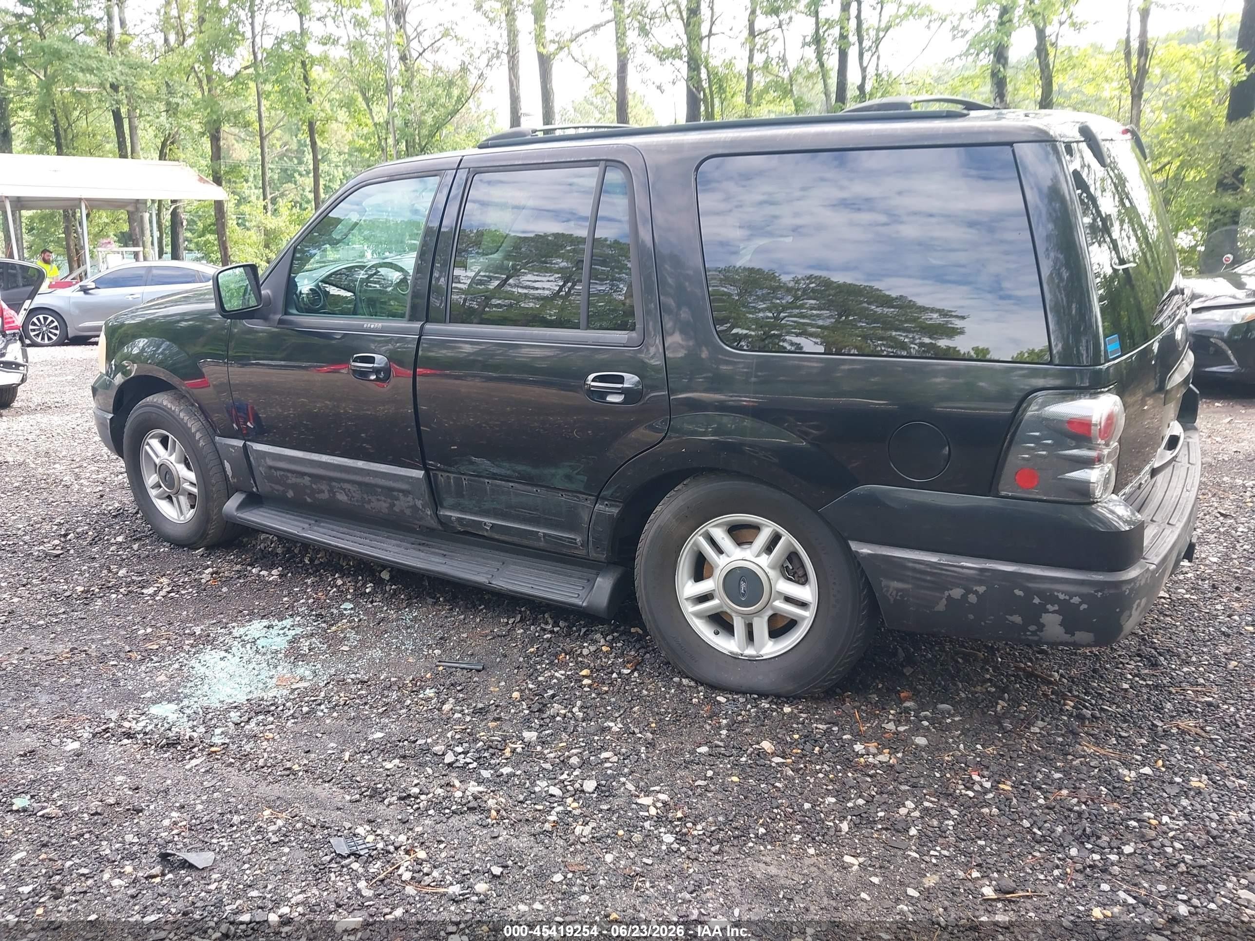 2003 Ford Expedition Xlt Black vin: 1FMRU15L73LA21172