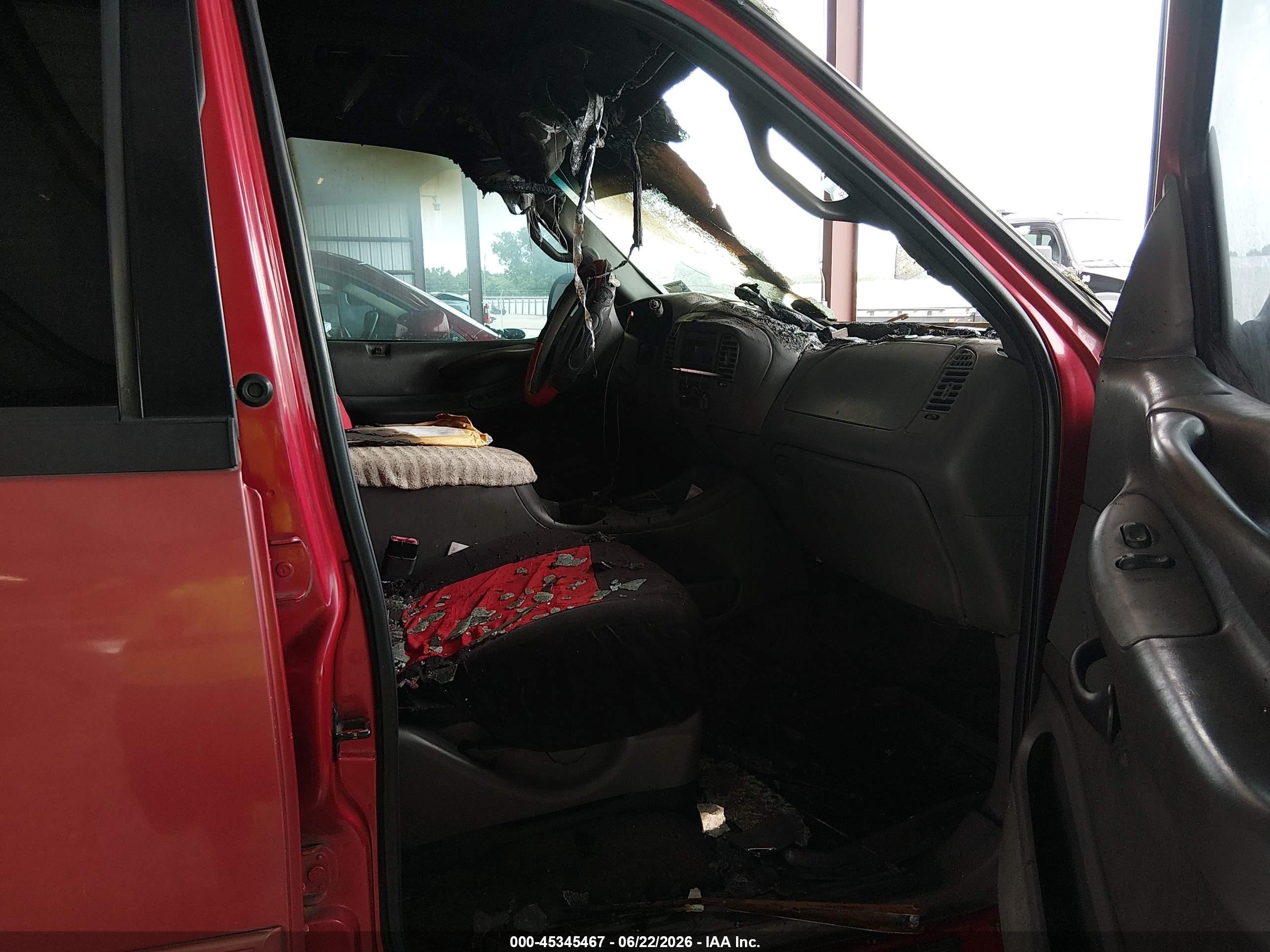 2000 Ford Expedition Xlt Красный vin: 1FMRU15L8YLC45932