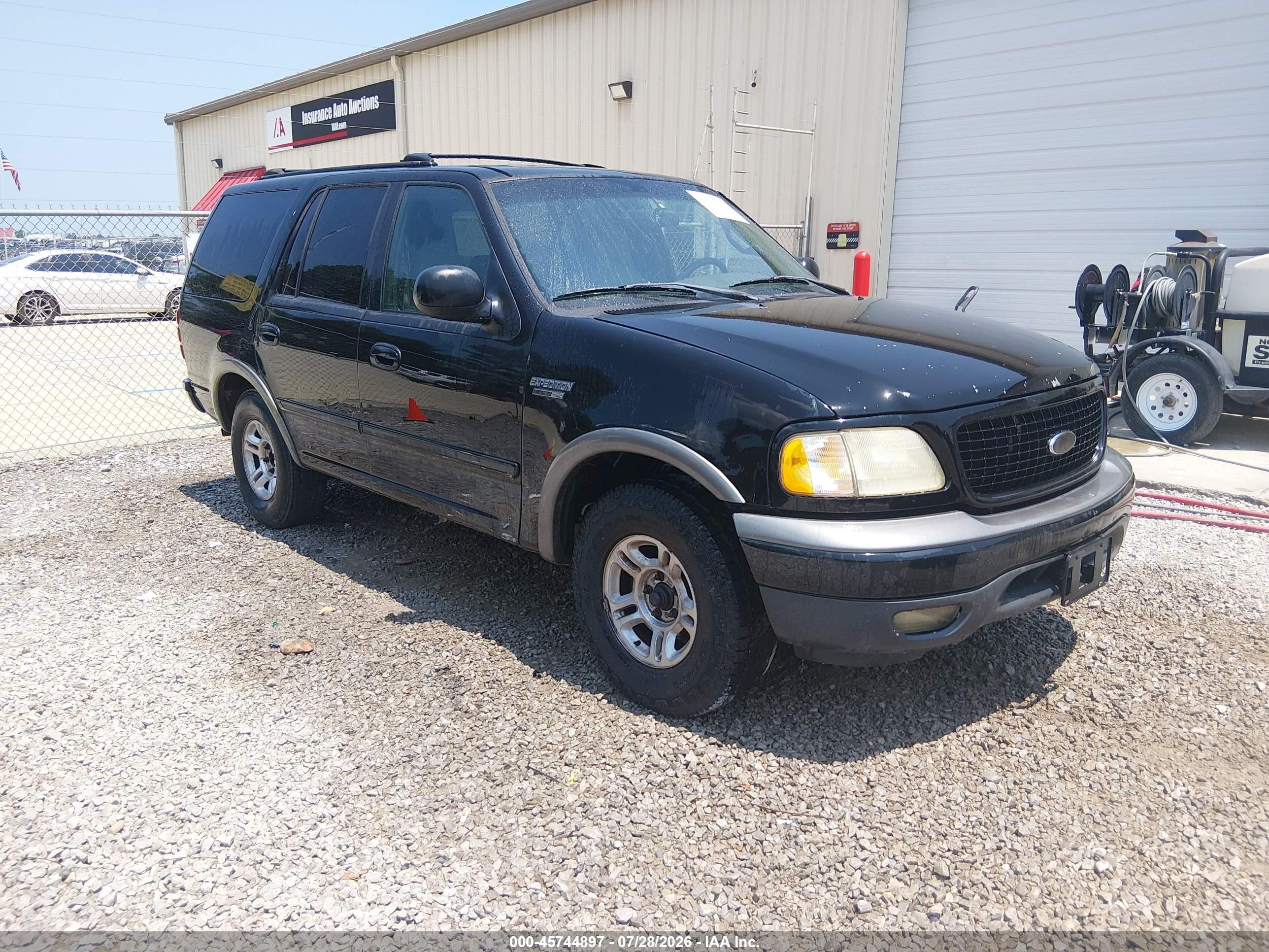 2002 Ford Expedition Xlt Black vin: 1FMRU15L92LA51370
