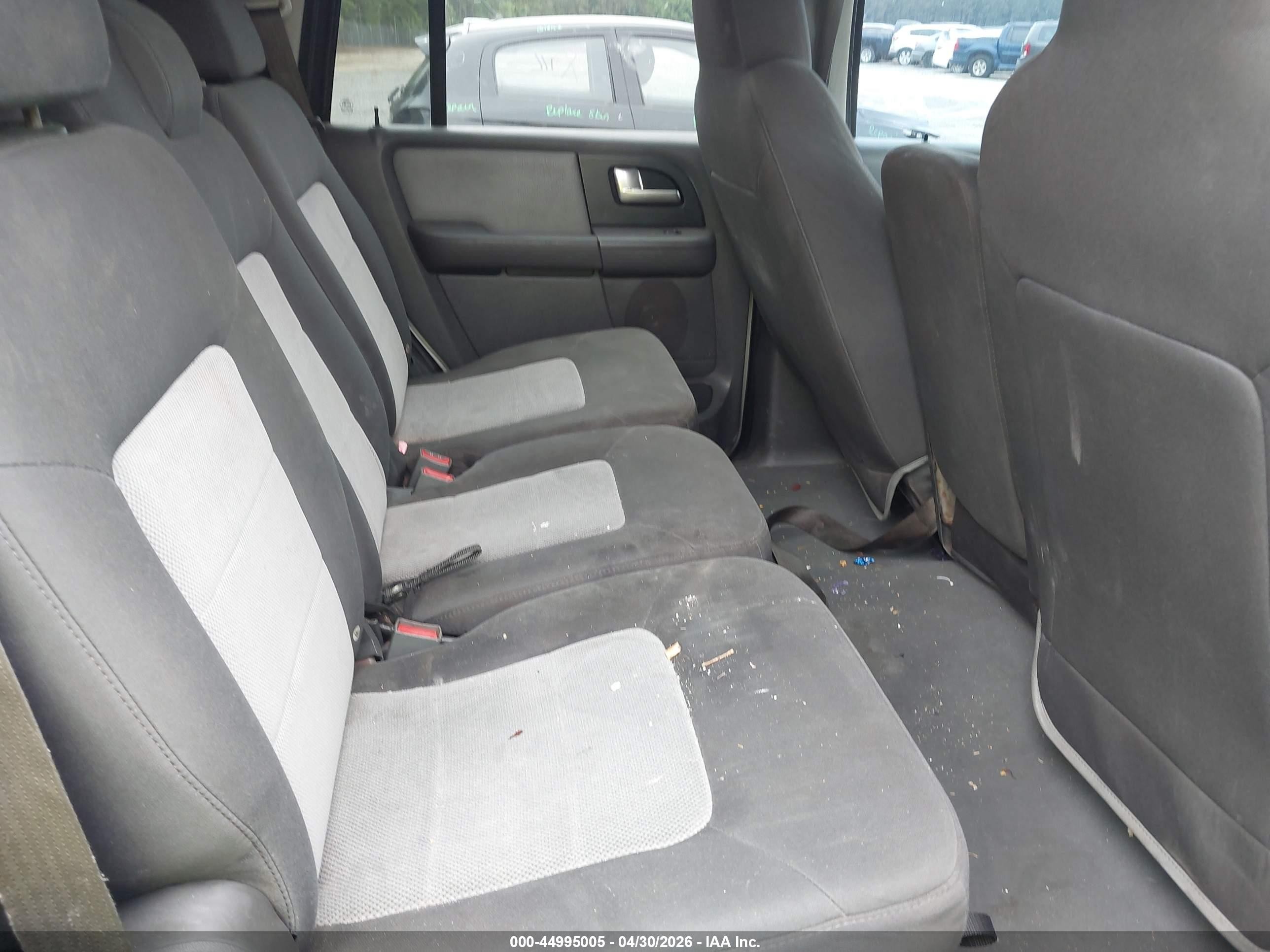 2003 Ford Expedition Xlt Silver vin: 1FMRU15W03LC57138