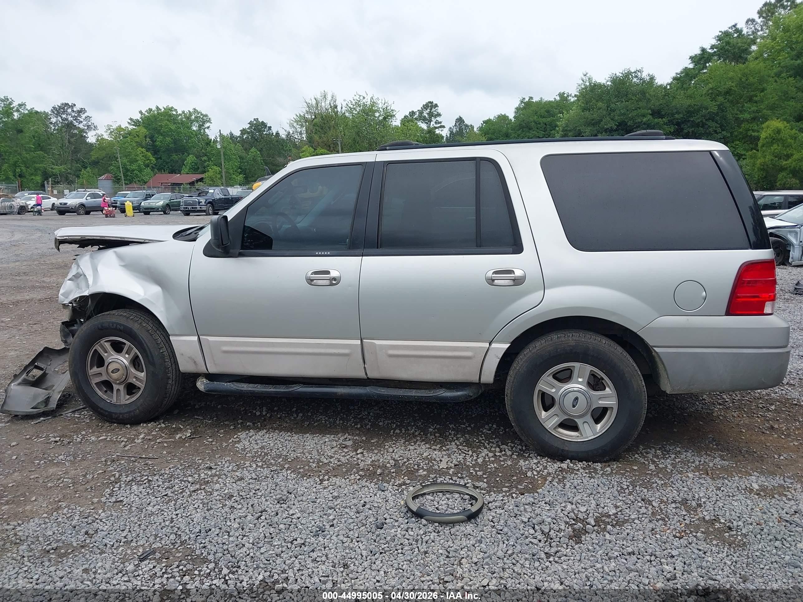 2003 Ford Expedition Xlt Silver vin: 1FMRU15W03LC57138