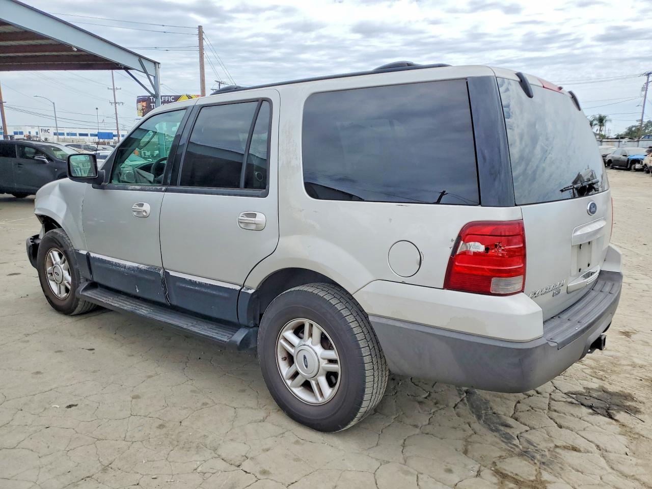 2004 Ford Expedition Xlt Gray vin: 1FMRU15W04LA01969