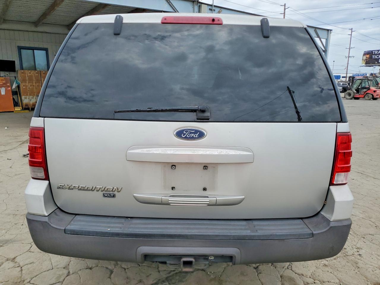2004 Ford Expedition Xlt Gray vin: 1FMRU15W04LA01969