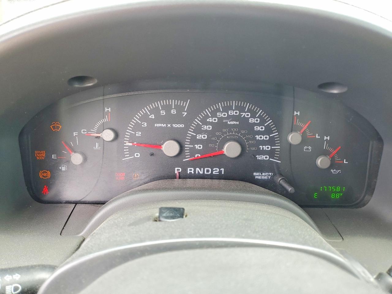 2004 Ford Expedition Xlt Gray vin: 1FMRU15W04LA01969