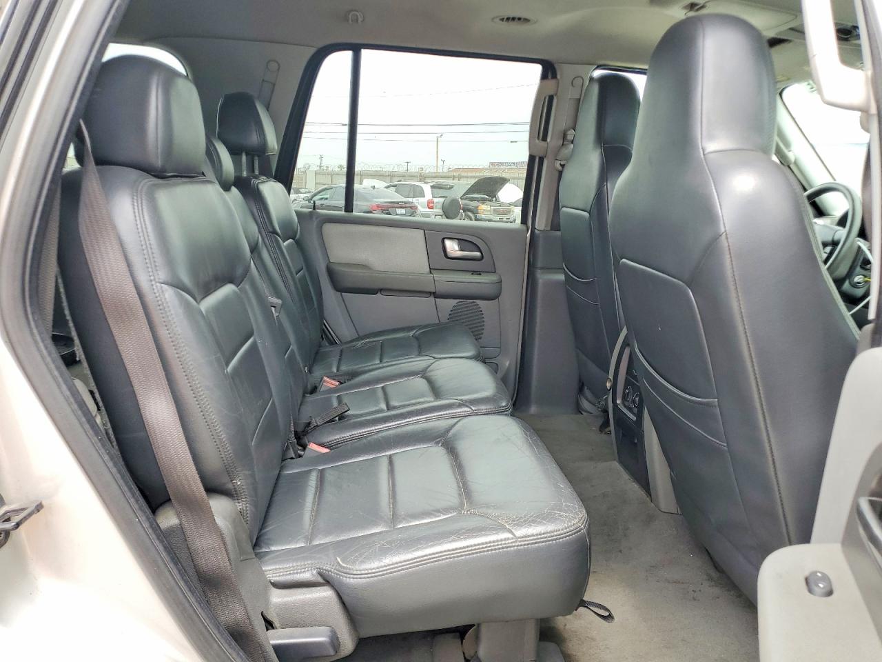 2004 Ford Expedition Xlt Gray vin: 1FMRU15W04LA01969
