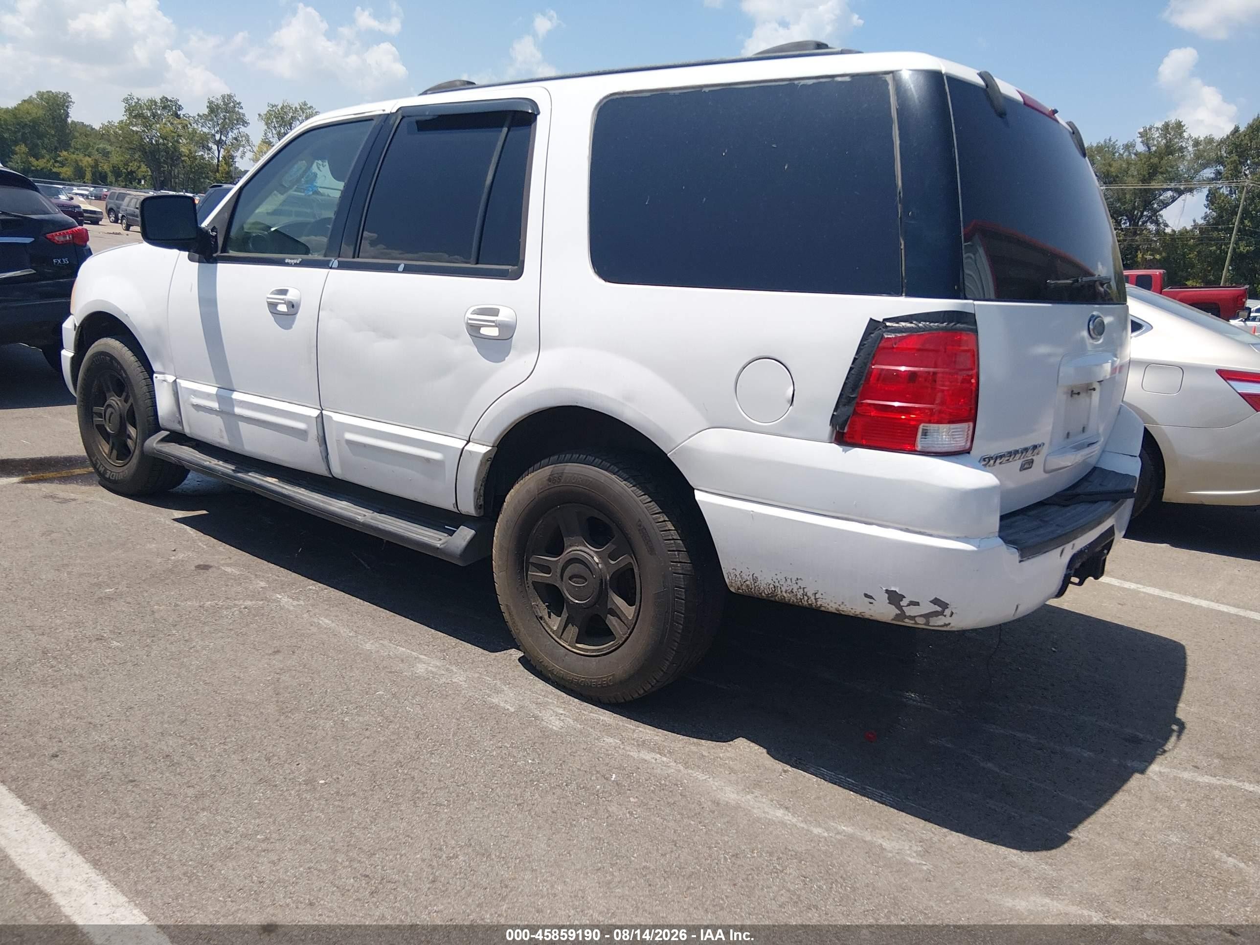 2003 Ford Expedition Xlt Белый vin: 1FMRU15W13LC07994