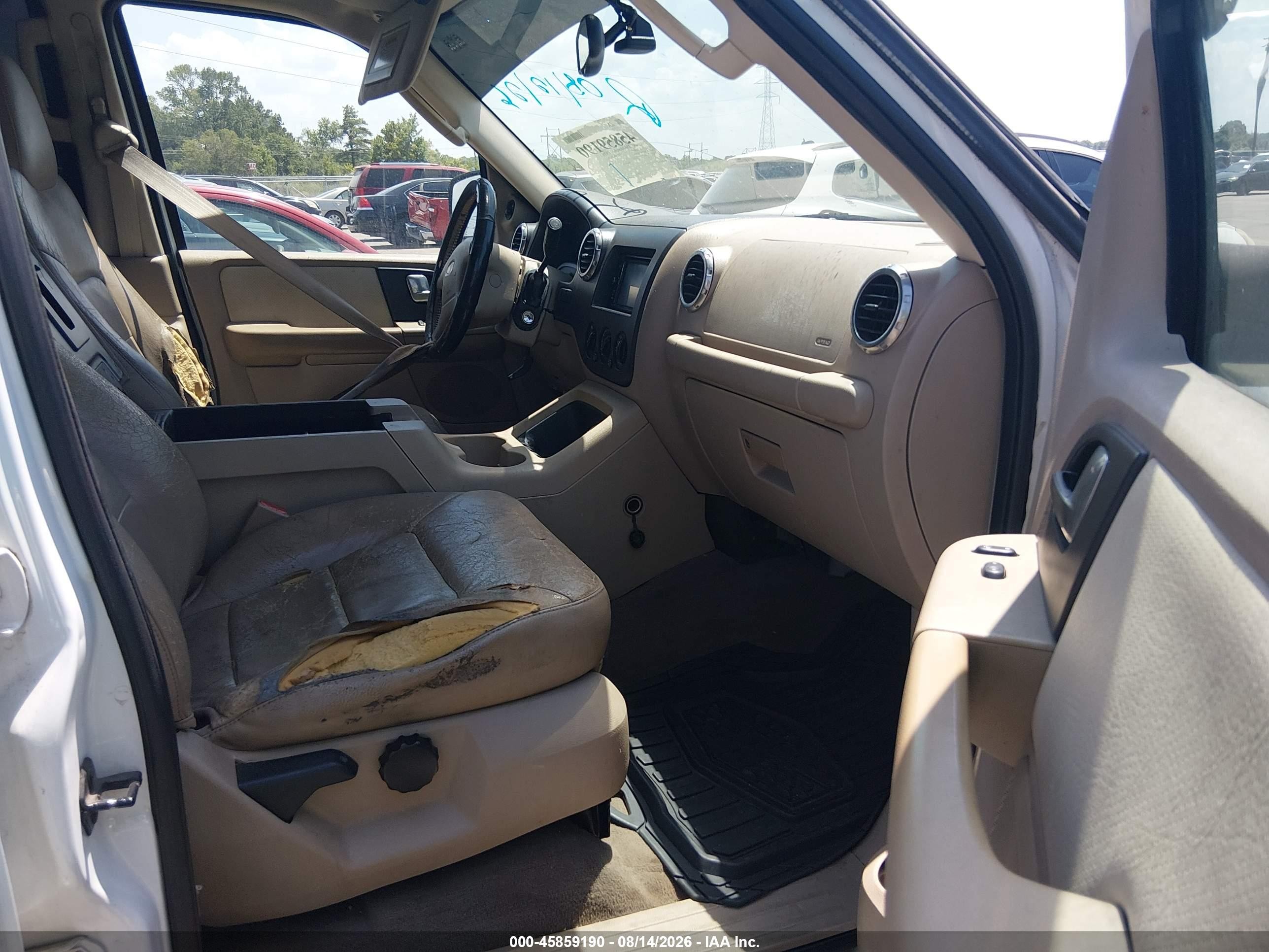 2003 Ford Expedition Xlt Белый vin: 1FMRU15W13LC07994