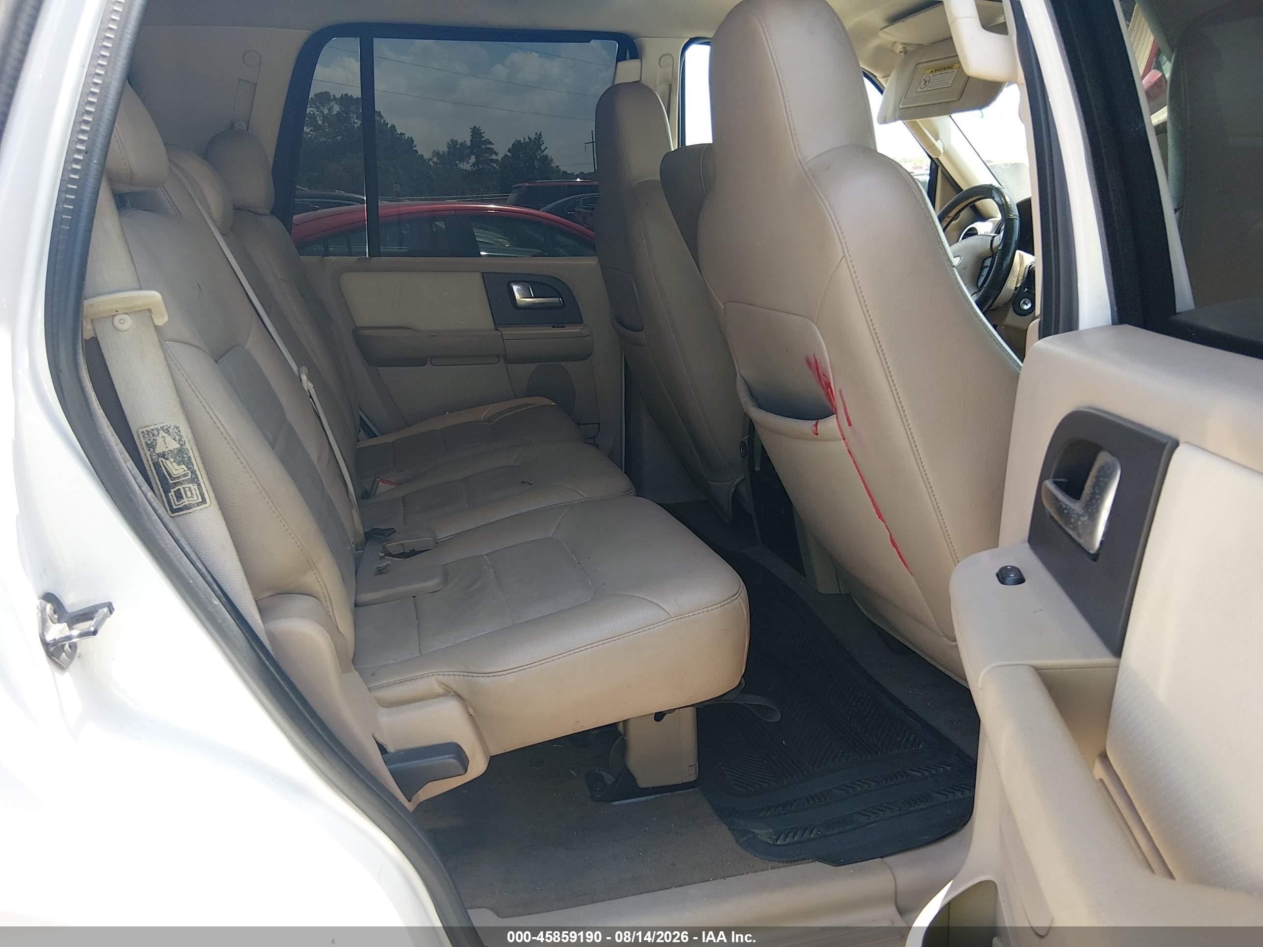 2003 Ford Expedition Xlt Белый vin: 1FMRU15W13LC07994