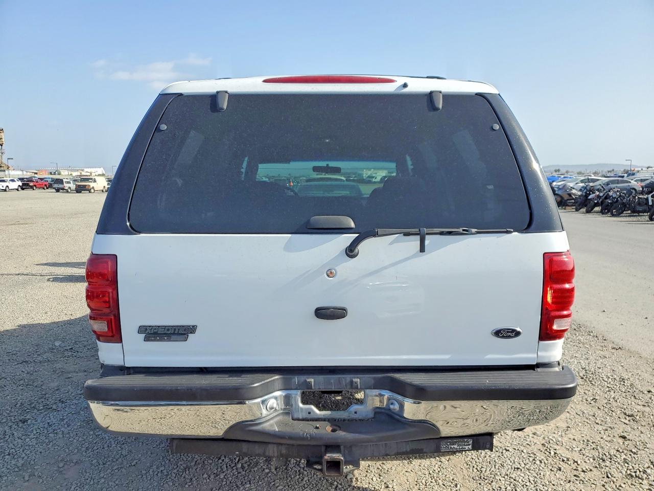 2001 Ford Expedition Xlt White vin: 1FMRU15W21LB78891