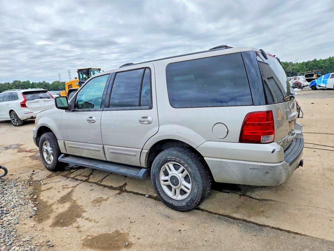 2003 Ford Expedition Xlt Silver vin: 1FMRU15W23LA61069