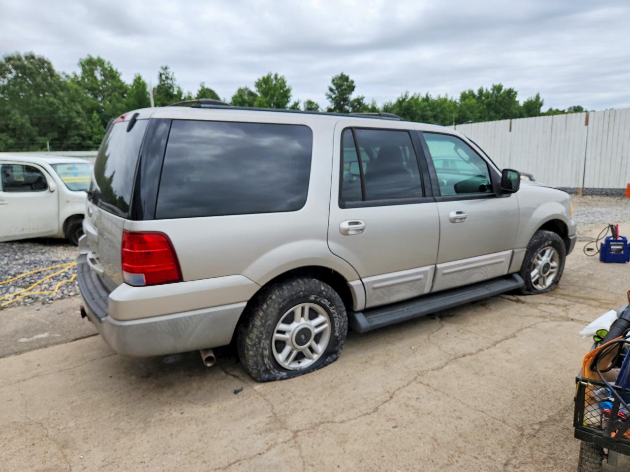 2003 Ford Expedition Xlt Silver vin: 1FMRU15W23LA61069