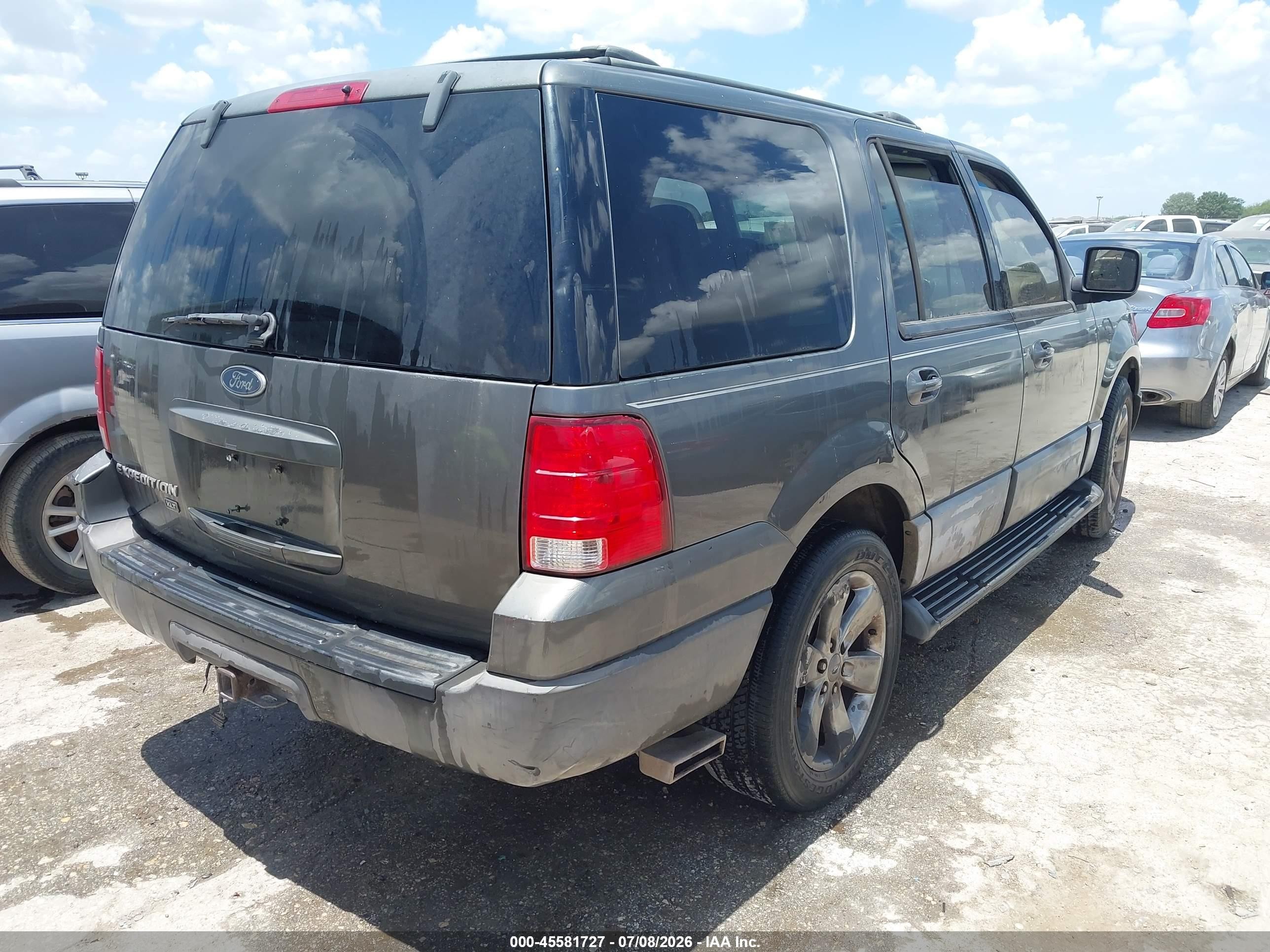 2004 Ford Expedition Xlt Gray vin: 1FMRU15W24LA01021