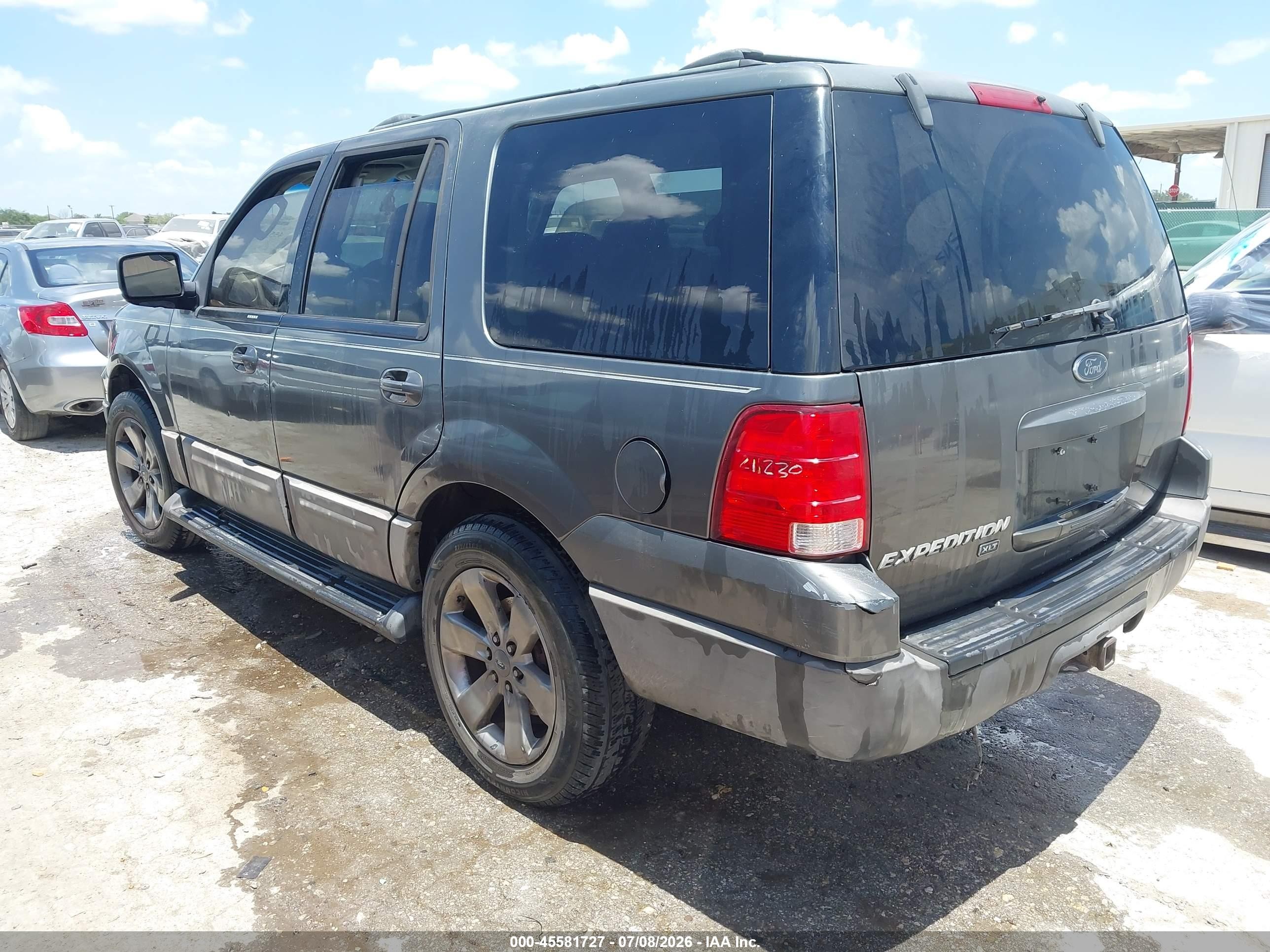 2004 Ford Expedition Xlt Gray vin: 1FMRU15W24LA01021