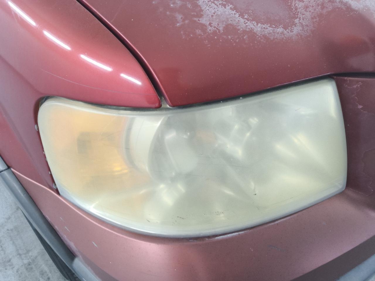 2004 Ford Expedition Xlt Red vin: 1FMRU15W24LB85439 Damage: Right Head Lamp, Faded, Acceptable