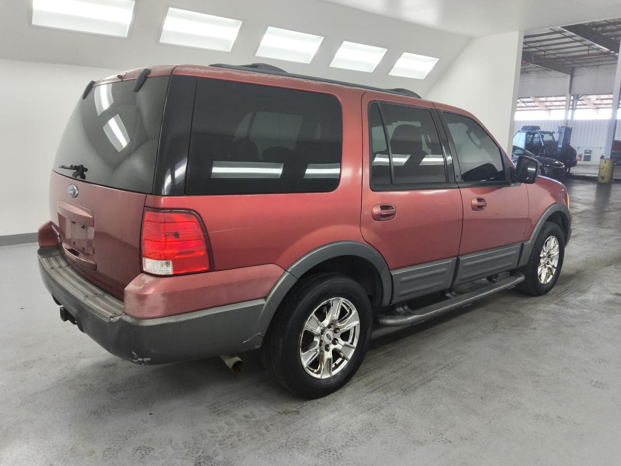 2004 Ford Expedition Xlt Red vin: 1FMRU15W24LB85439 Damage: Right Qtr Panel, Heavy Scratch, > 12 Inches